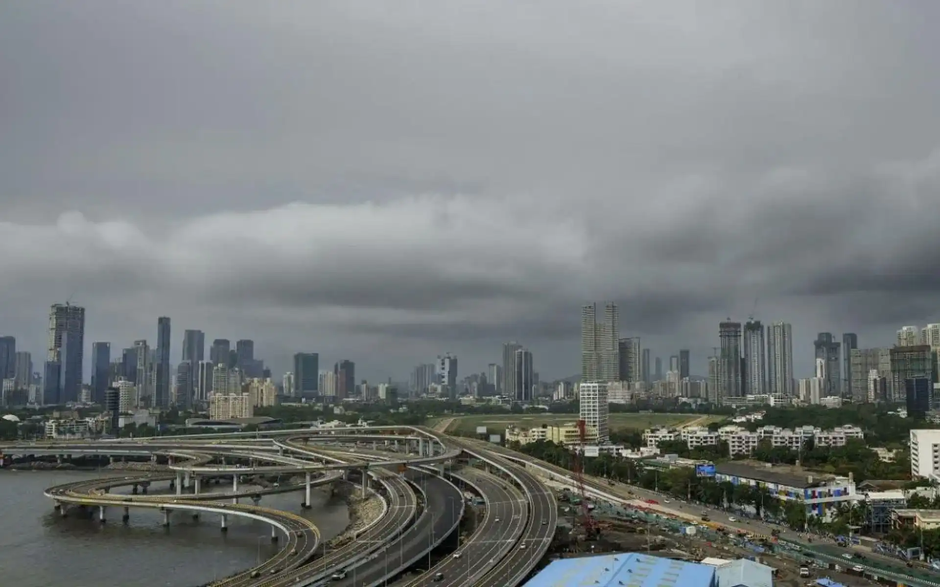 Rain predictions in Mumbai for India's parade day (x.com)