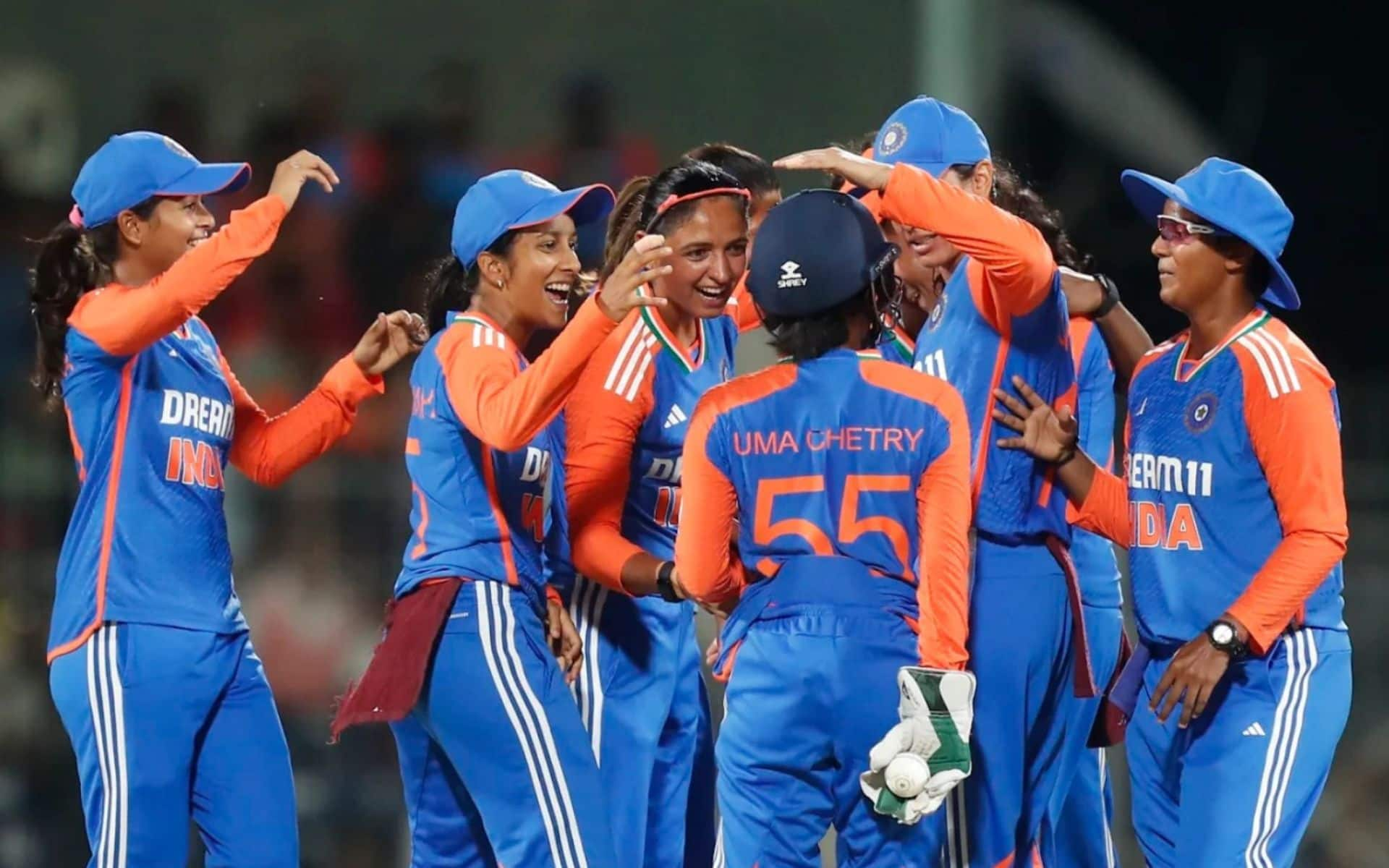 Indian players celebrating a South African wicket in the second T20I (BCCI)