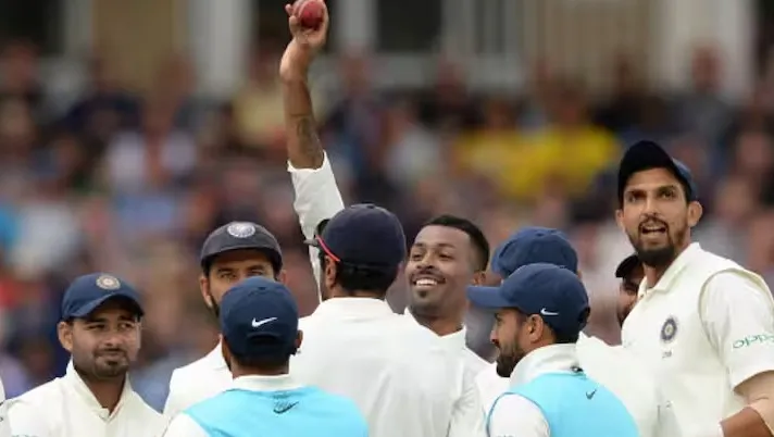 Gavaskar urges Hardik to play Test cricket [X]

