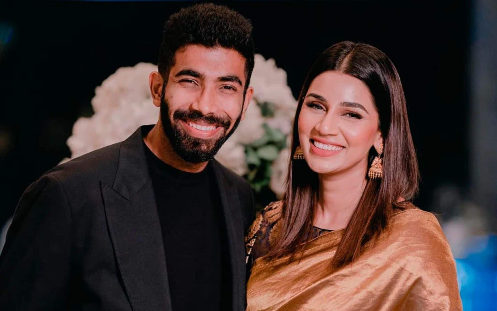 Jasprit Bumrah with wife Sanjana Ganesan [X.com]