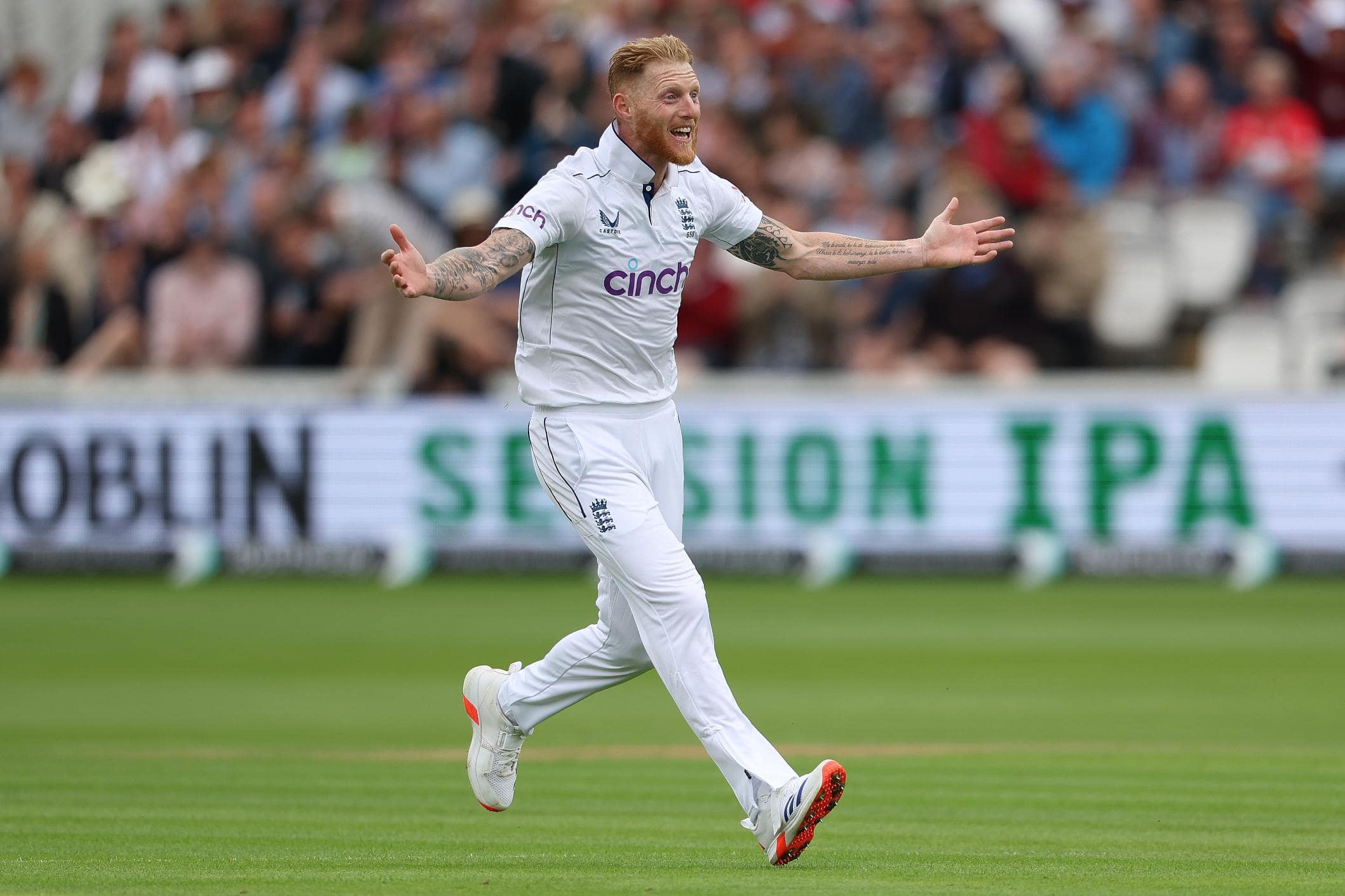 Stokes completes 200 Test wickets [X]
