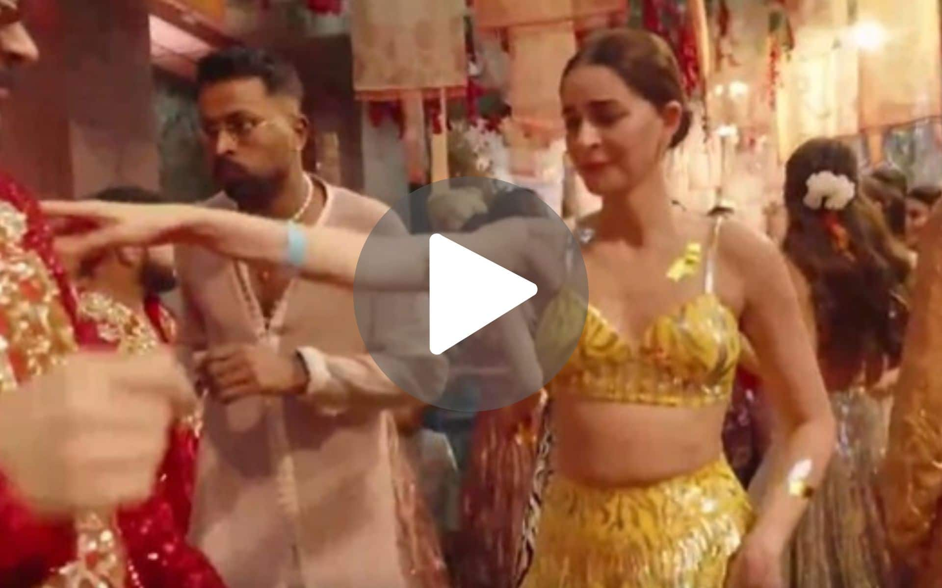 [Watch] Hardik Pandya Dances With Actress Ananya Pandey At Anant Ambani’s Wedding