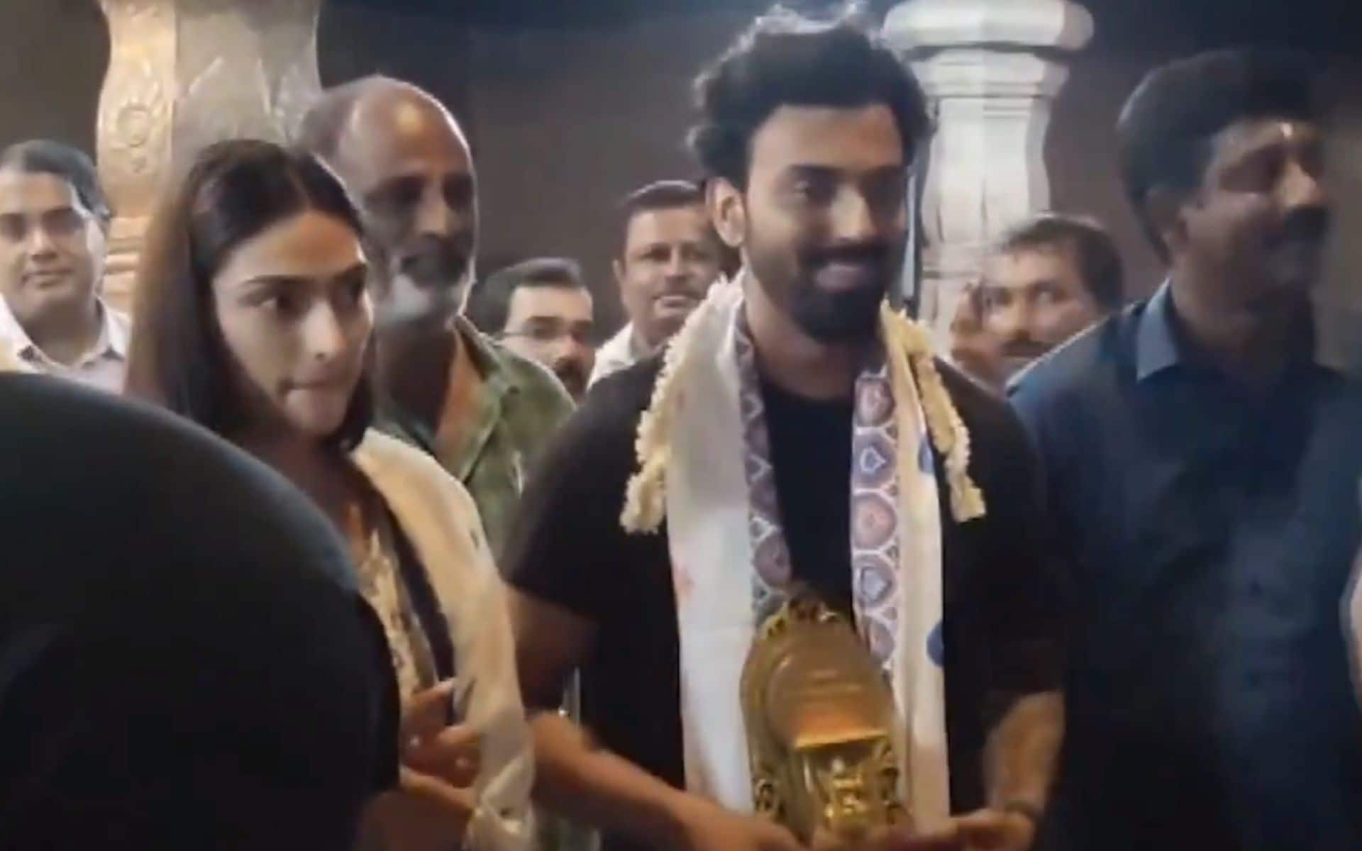 KL Rahul with his wife in Mangaluru (X.com)