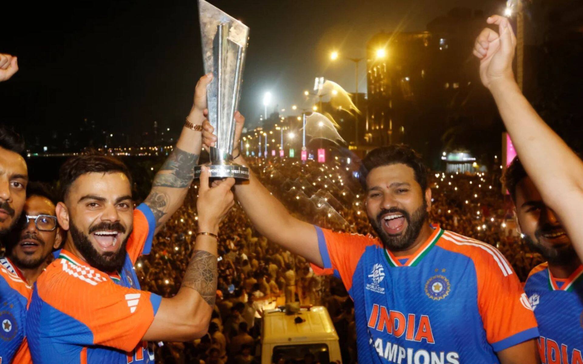 Virat Kohli and Rohit Sharma with the 2024 T20 World Cup in Mumbai (BCCI)