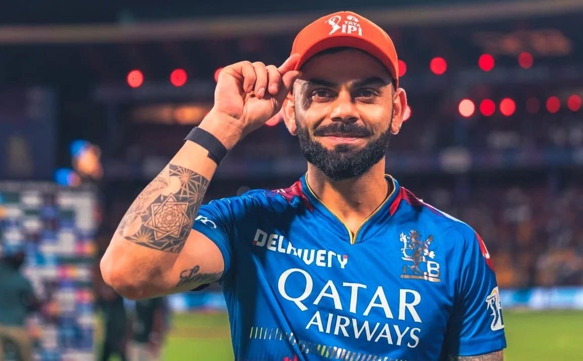 PBKS batter Shashank Singh comes out to support Kohli [X]
