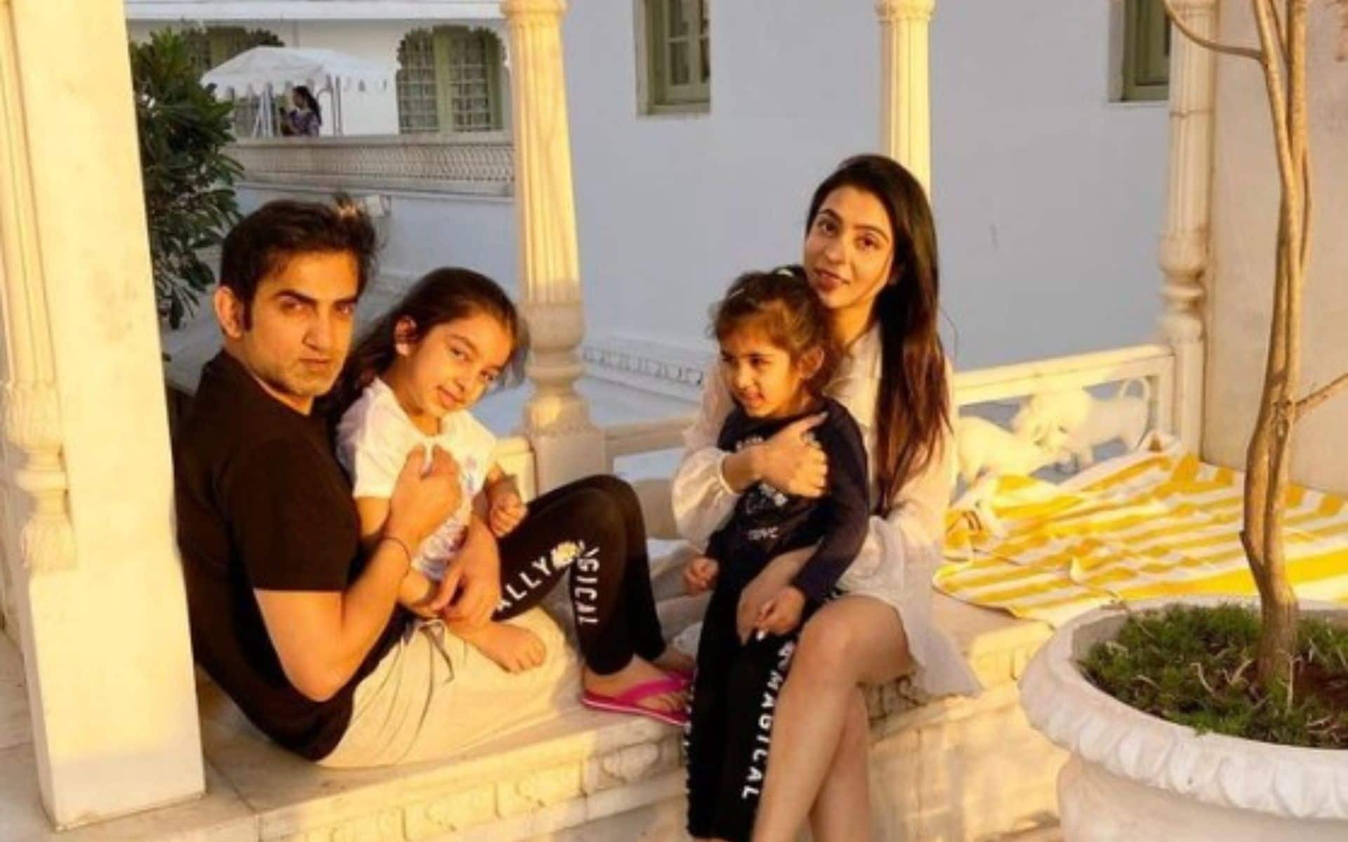 Gautam and Natasha Gambhir with their daughters Aazeen and Anaiza (Instagram)