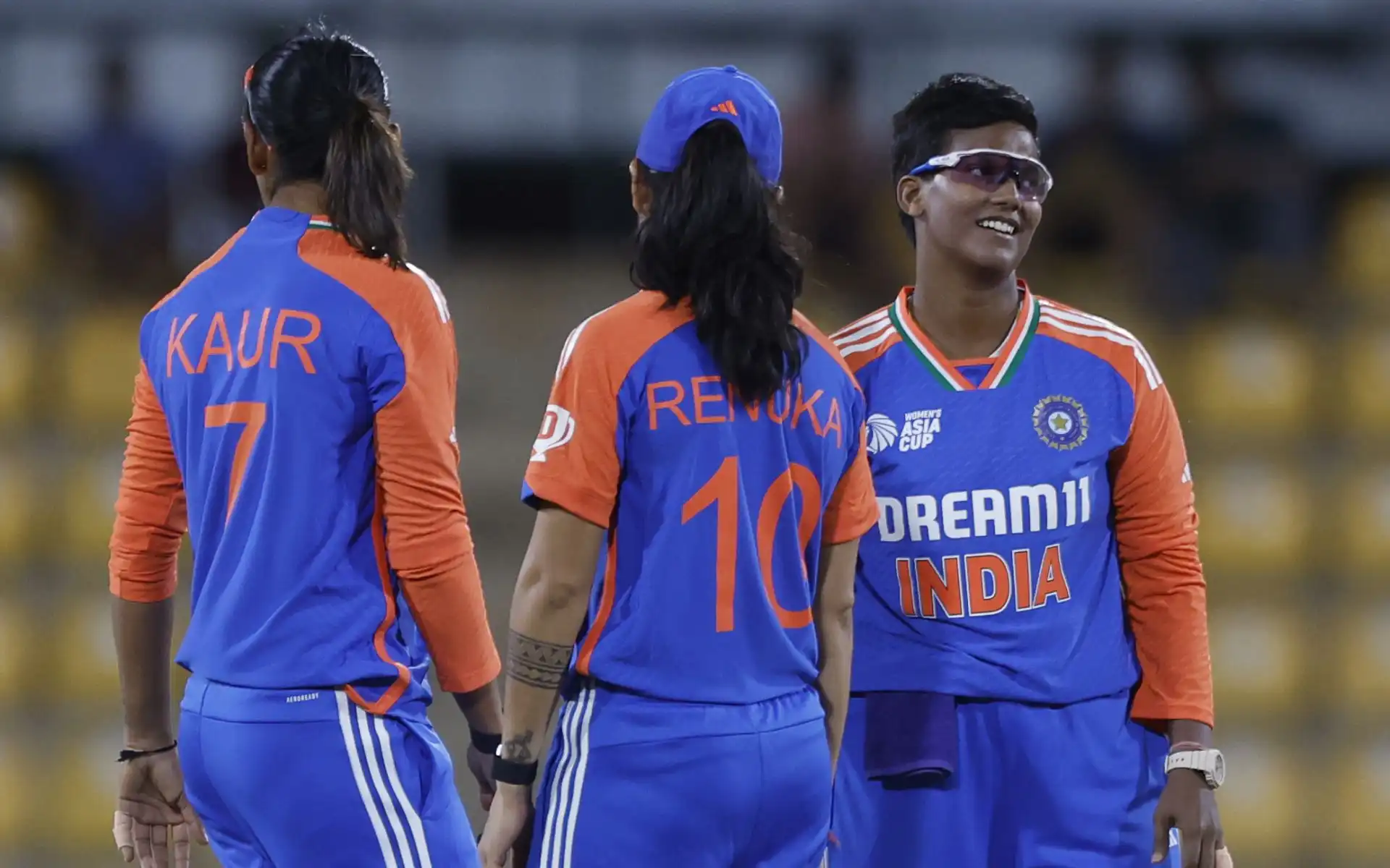 Indian bowlers bundled Pakistan women's for 108 (x.com)