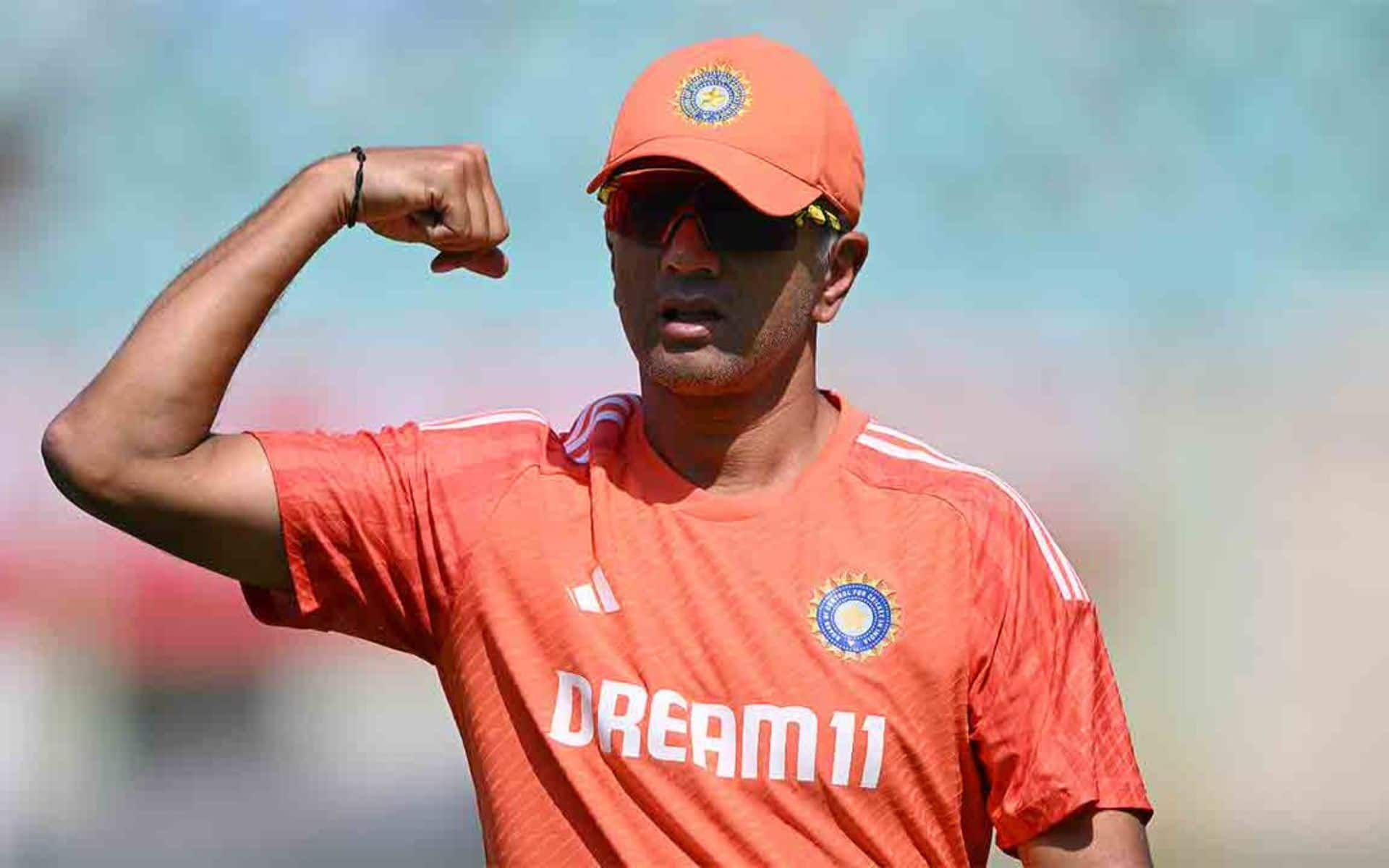 MI looking at Dravid for head coach role [X]