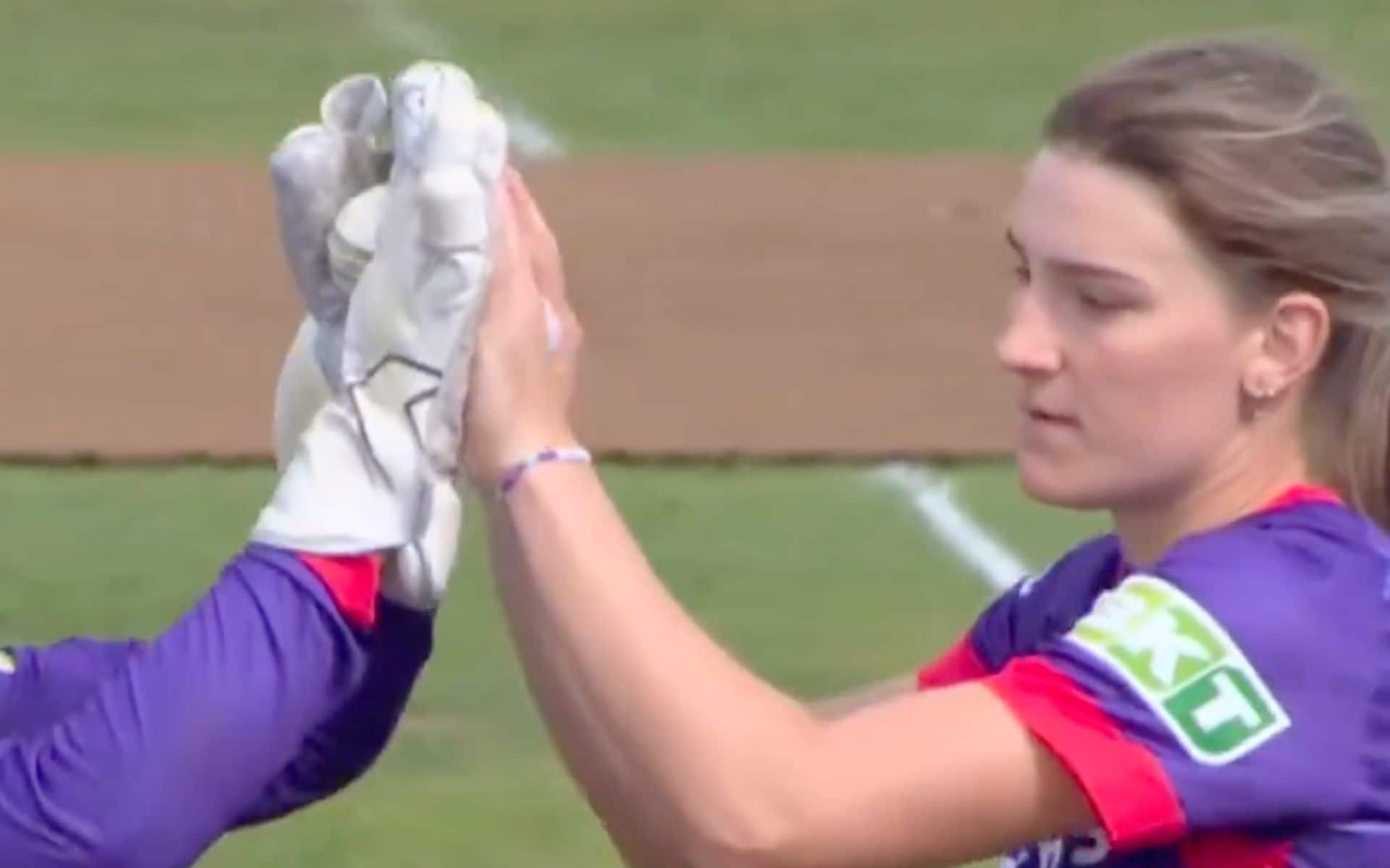 Annabel Sutherland bowled a brilliant spell against the Trent Rockets in the fourth match of the Hundred 2024 W [X]