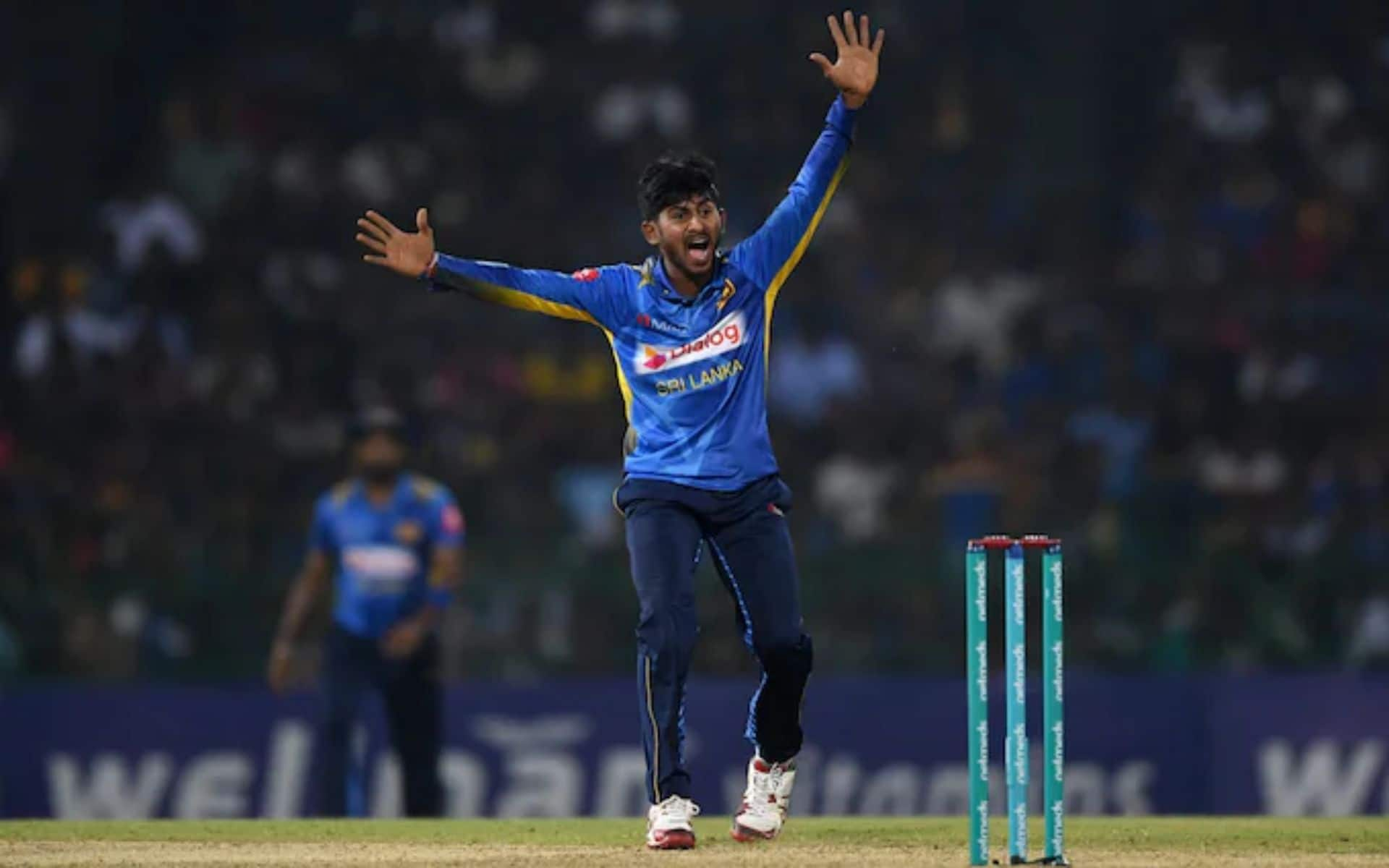 Sri Lankan Kamindu Mendis is a rare bowler who can bowl with both hands (X.com)