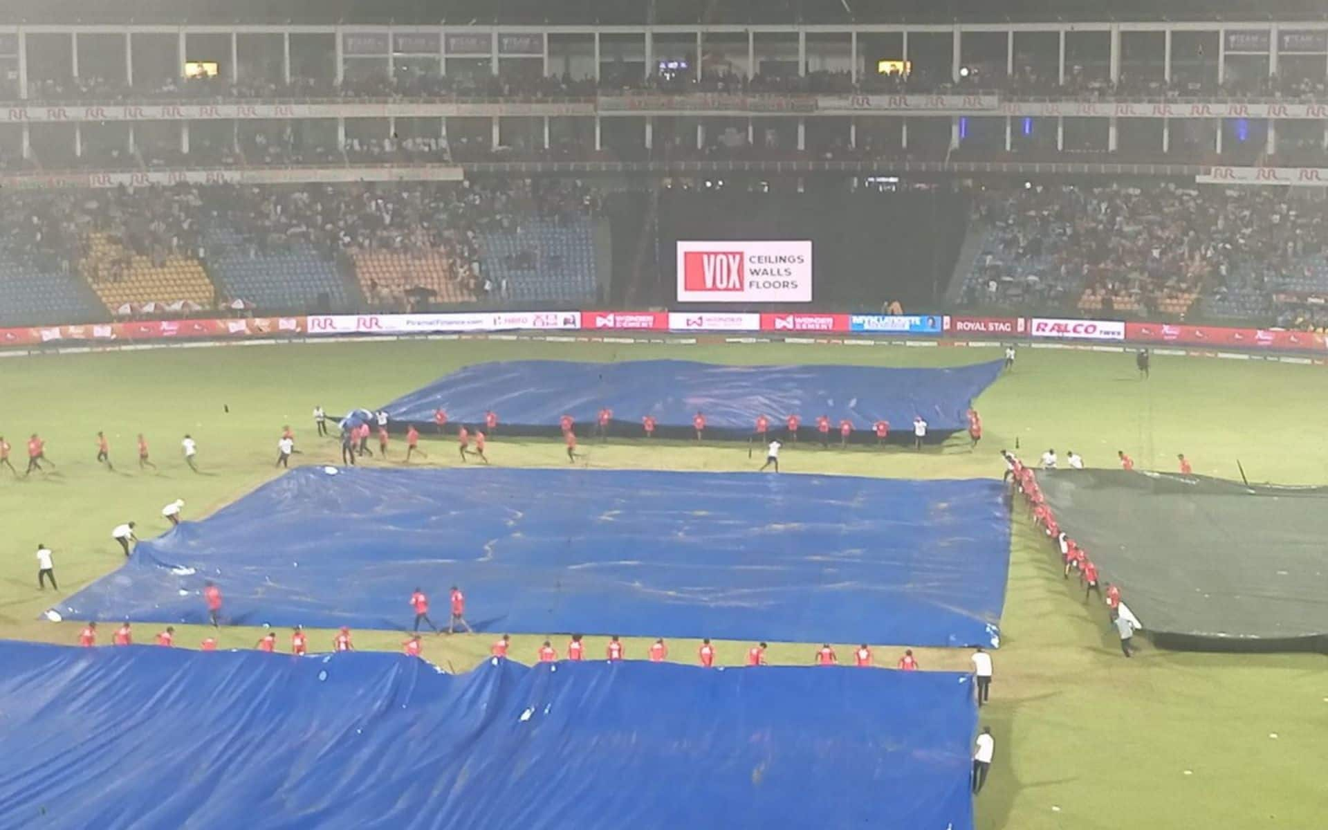 Rain Halts IND-SL 2nd T20I After Sanju Samson-Yashasvi Jaiswal Begin India's Run-Chase