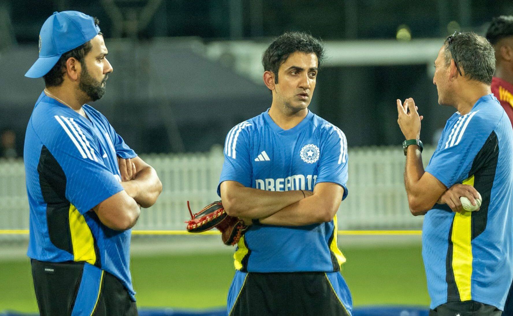 Gambhir, Rohit and Agarkar in a discussion during Team India training (X.com)