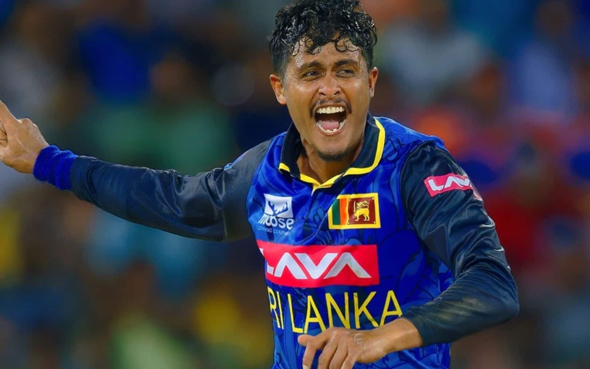 Jeff Vandersay was the hero for Sri Lanka in the second ODI [X]