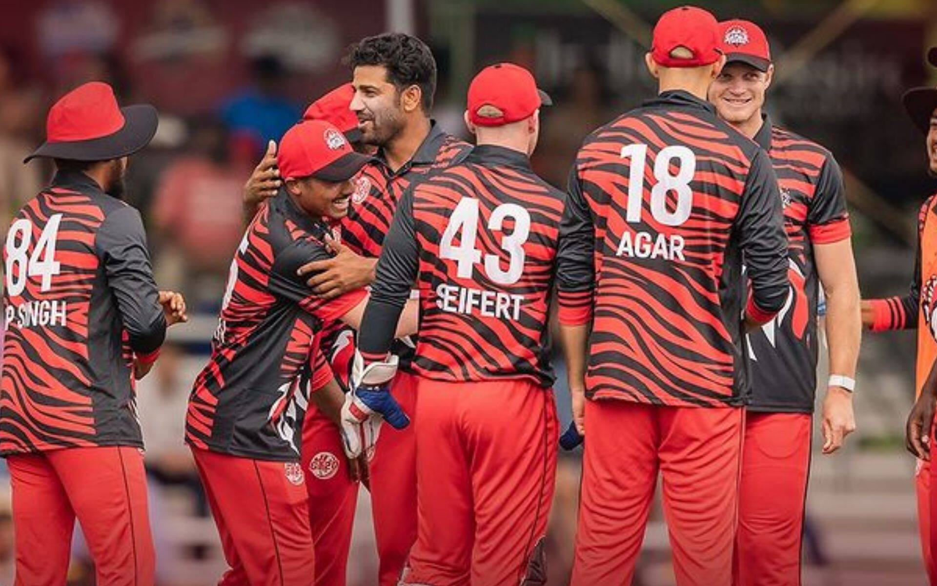 Montreal Tigers players in a huddle during Global T20 Canada 2024 season (x.com)