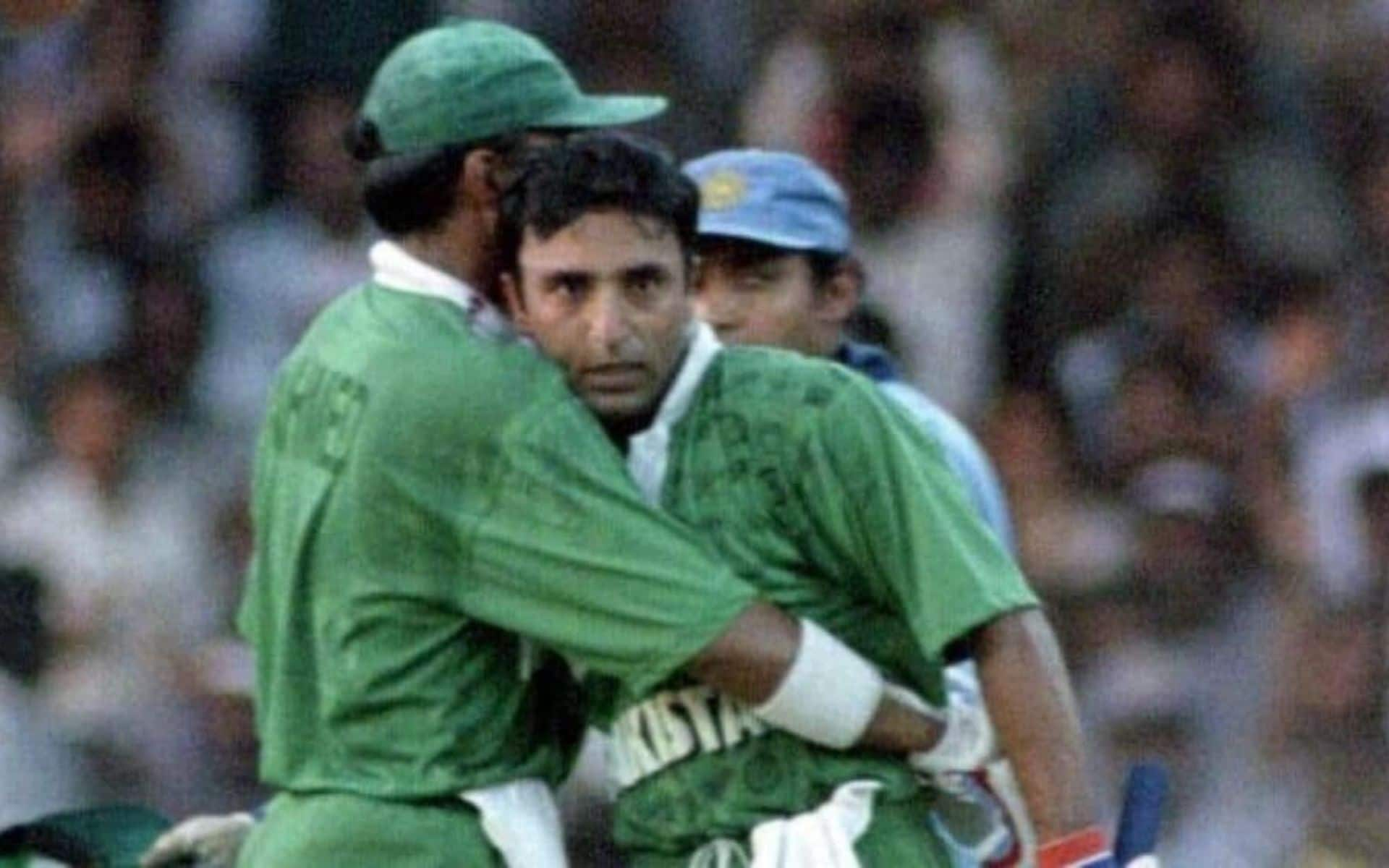 Saeed Anwar celebrating his century against India (x.com)