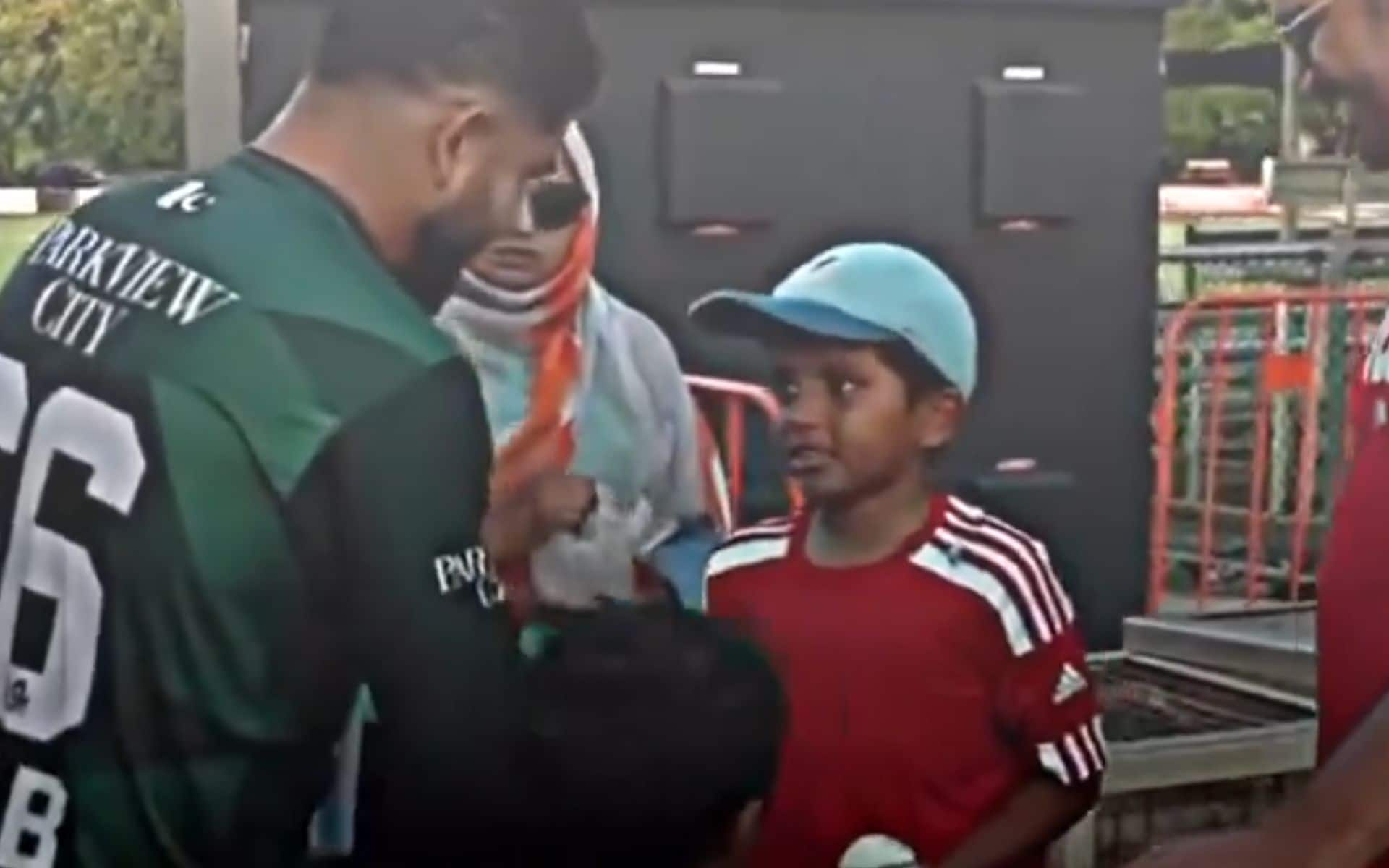 Tayyab Tahir with the young fan (X.com)