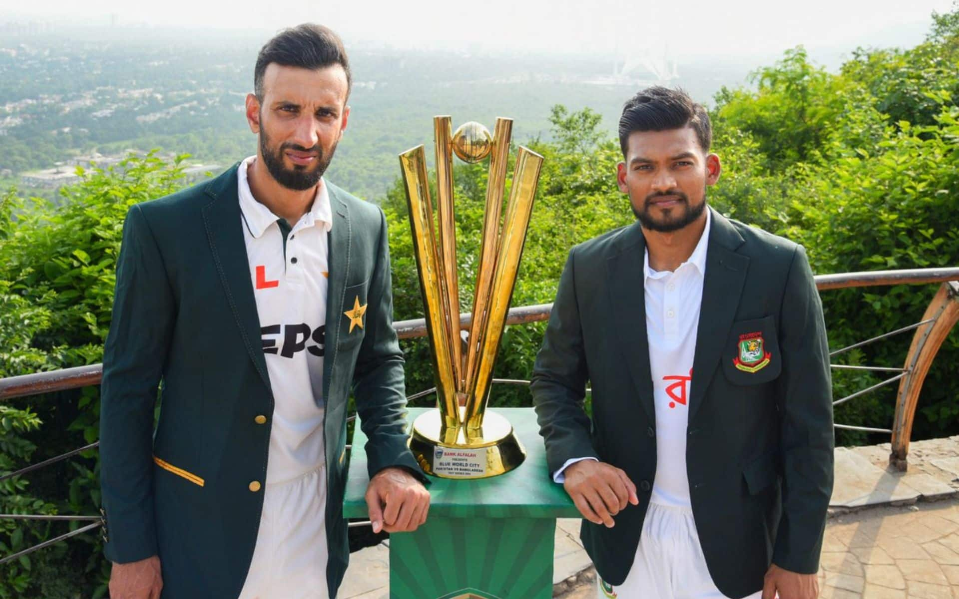 Pakistan and Bangladesh captain with Trophy (X.com)