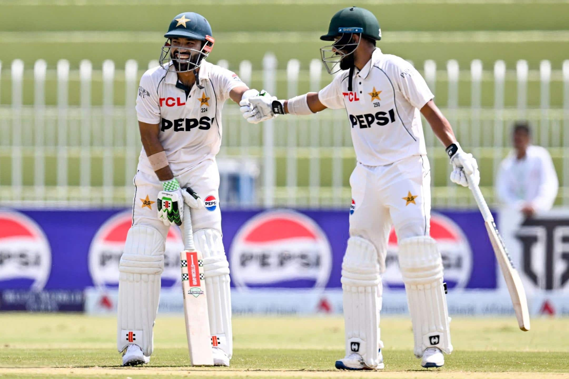 Rizwan and Saud Shakeel at the crease [X]
