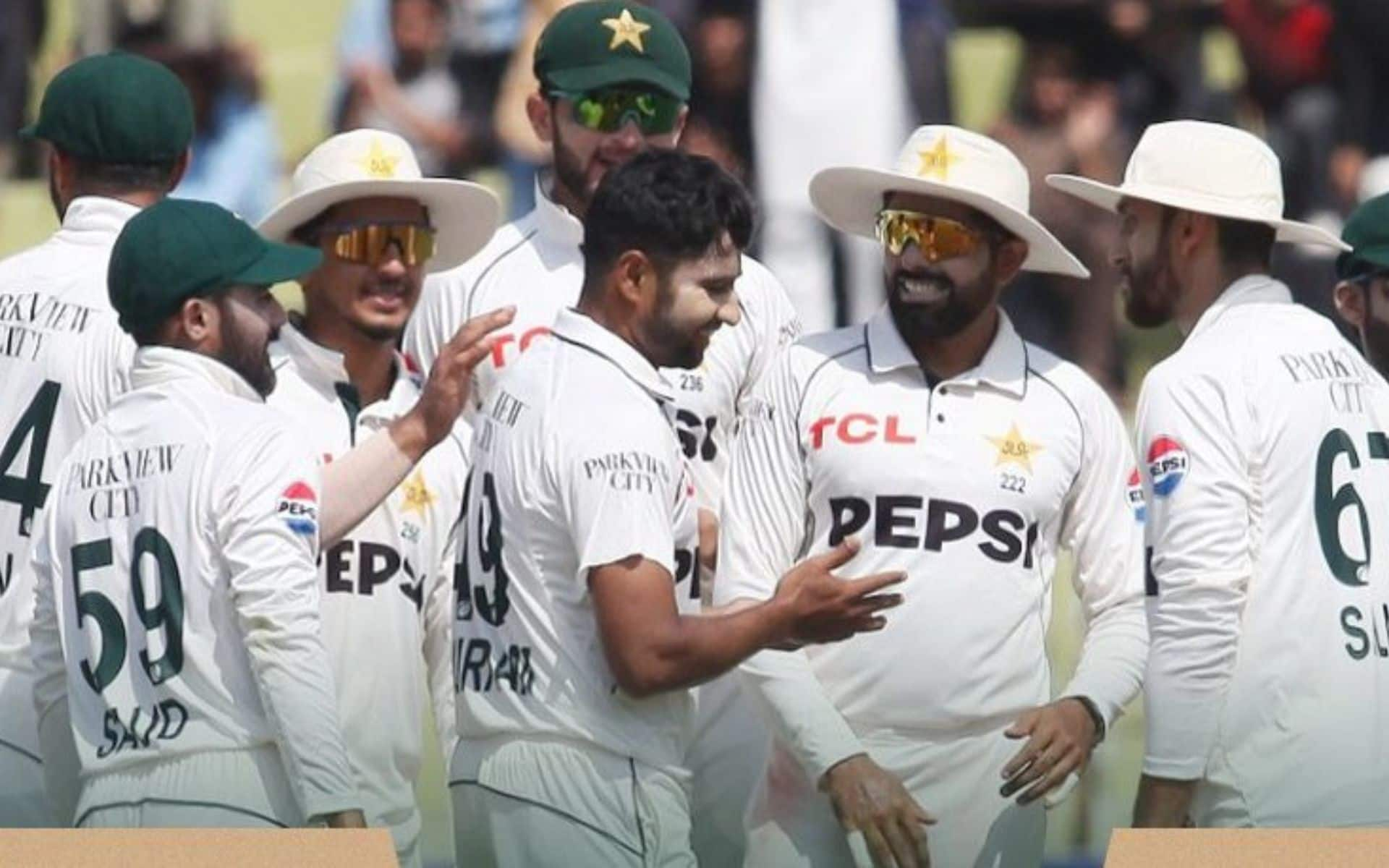 Pakistan team in 1st PAK-BAN Test (X.com)