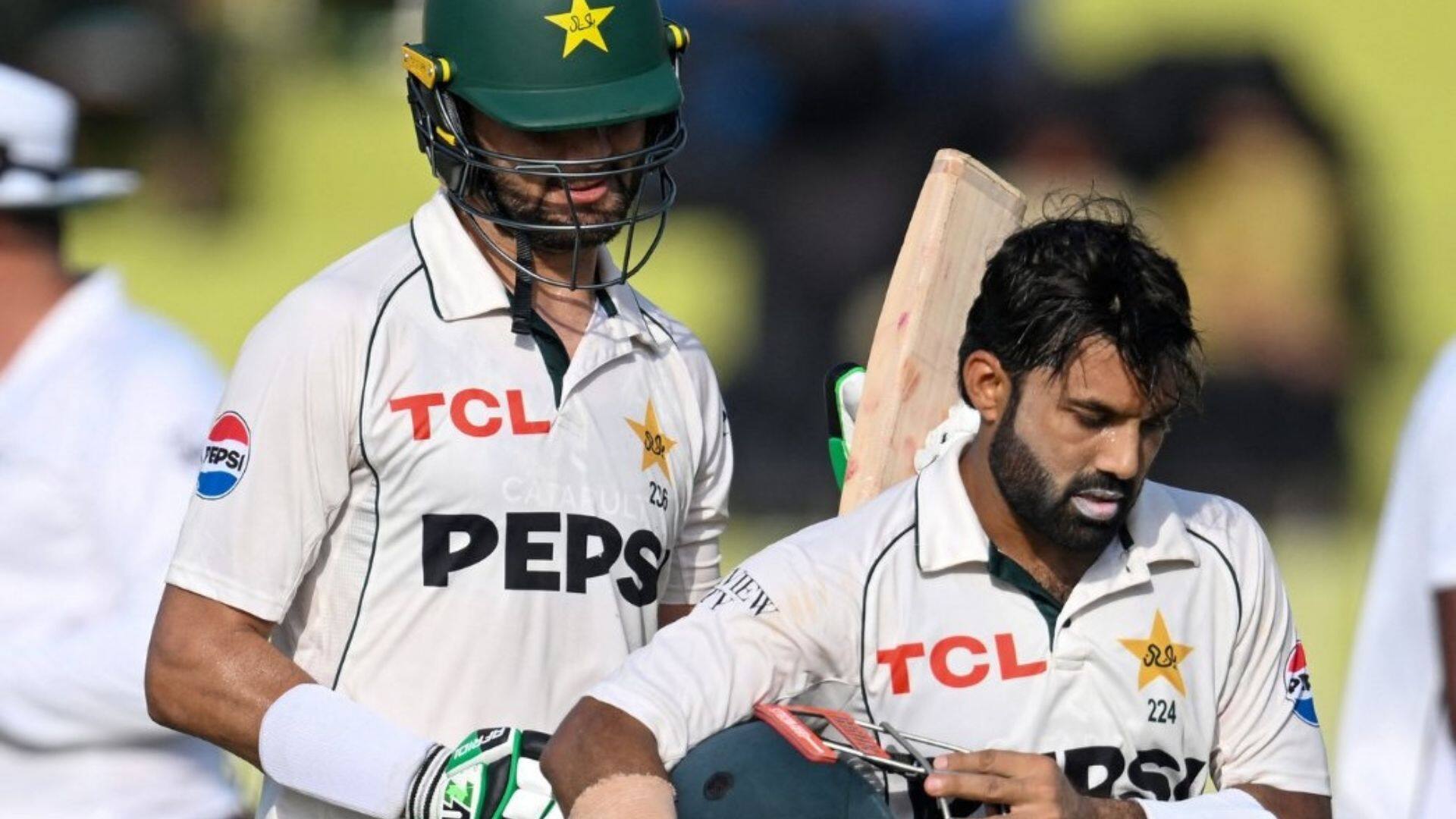 Pakistan lost 1st Test by 10 wickets [X]