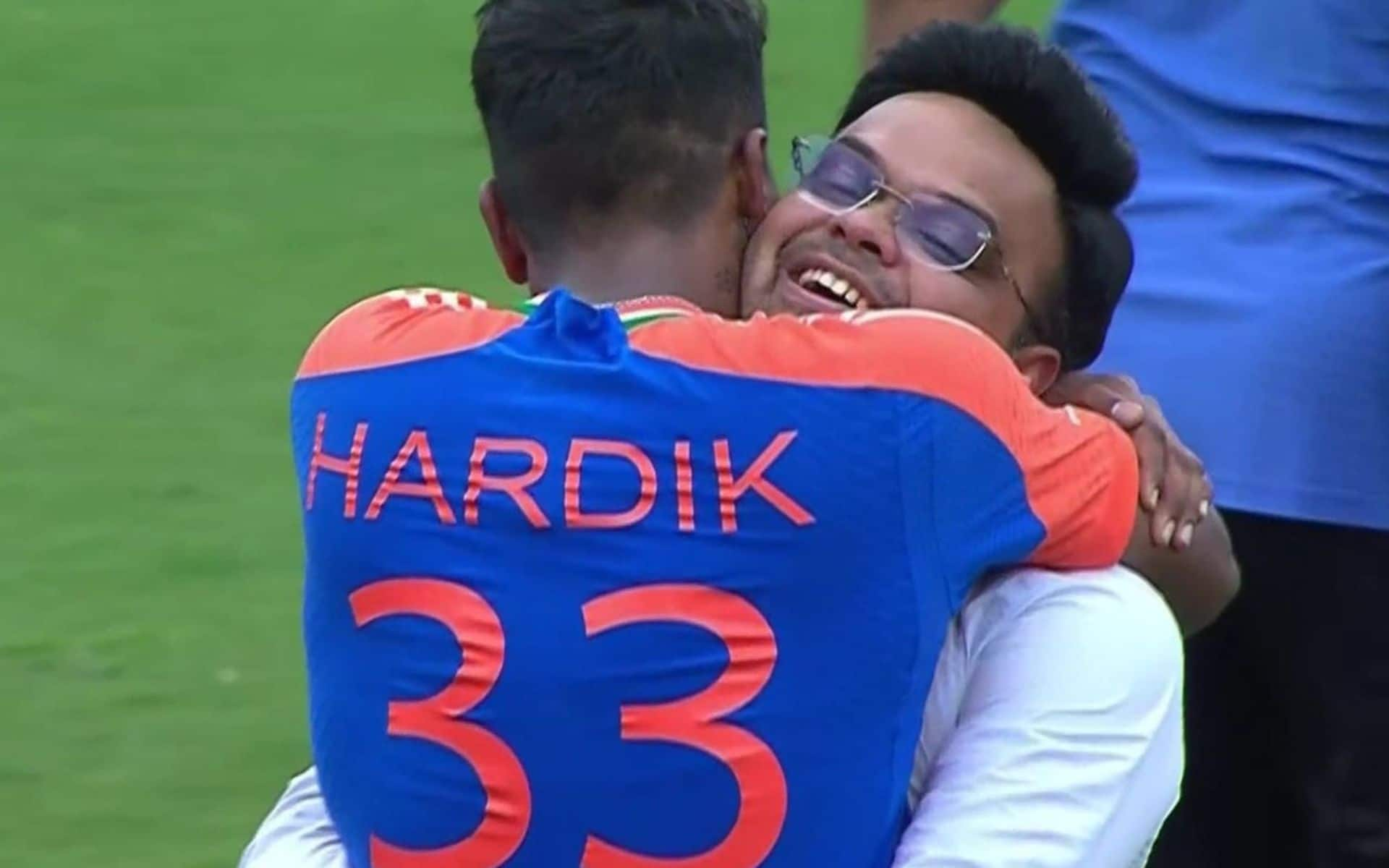 Hardik Pandya hugs Jay Shah (X.com)