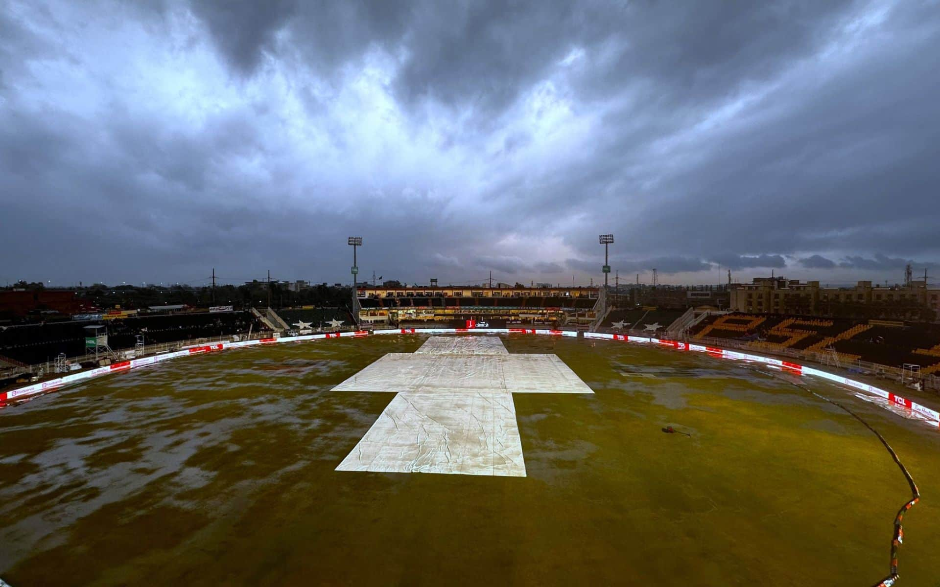 Second test match to be washed out (x)