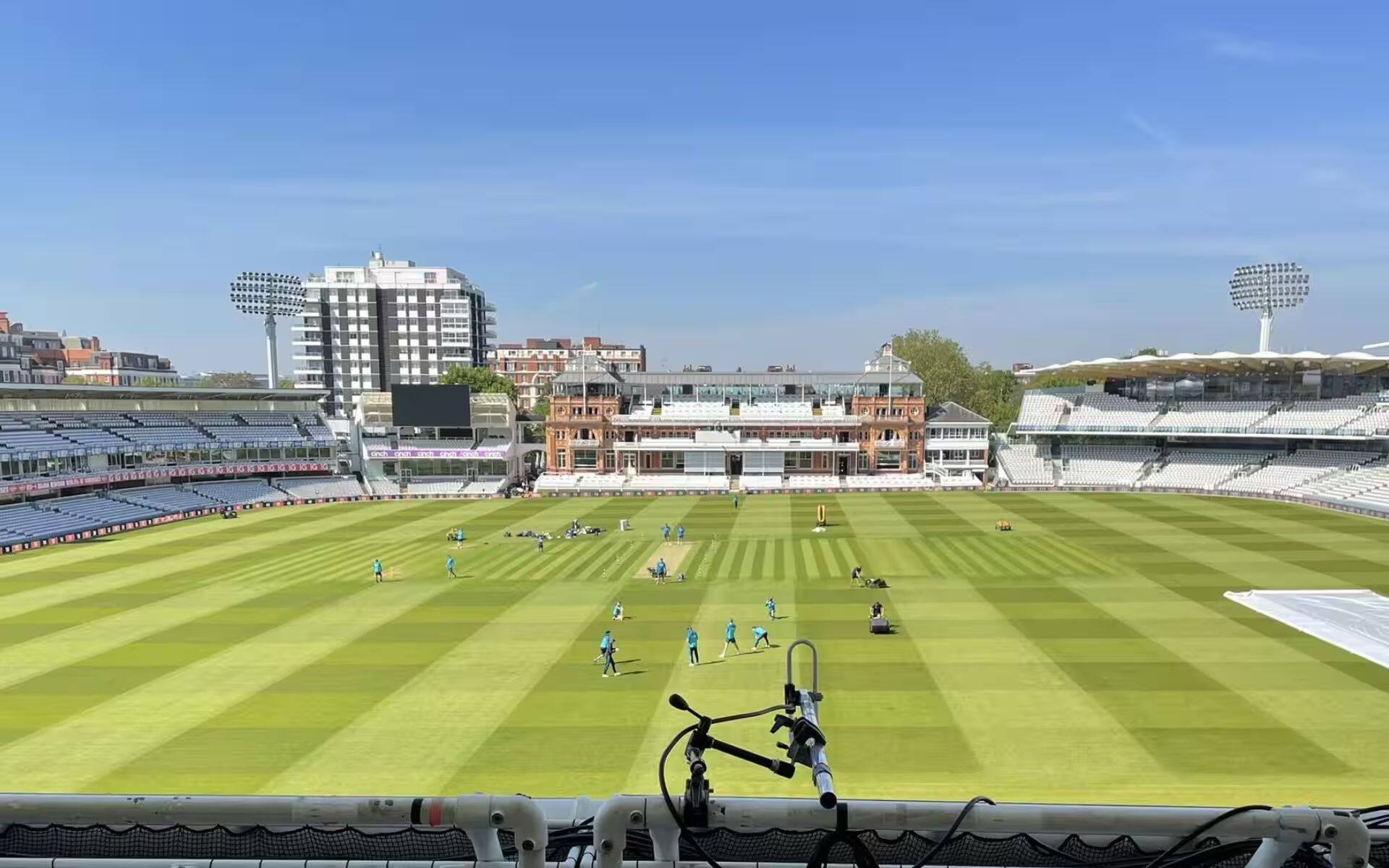 Lord's Cricket Ground (x)