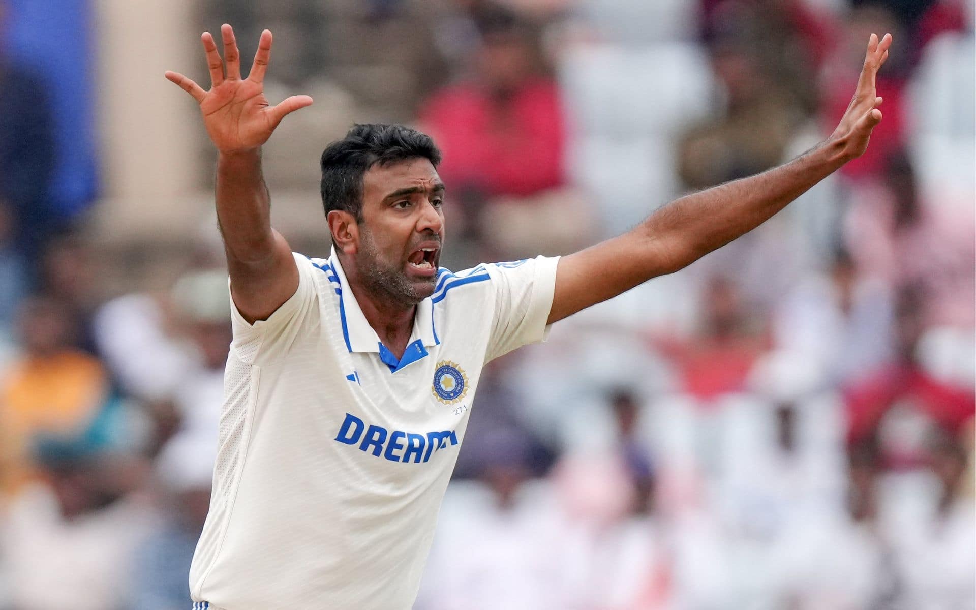 R Ashwin one of the best best bowlers in Test cricket (X)