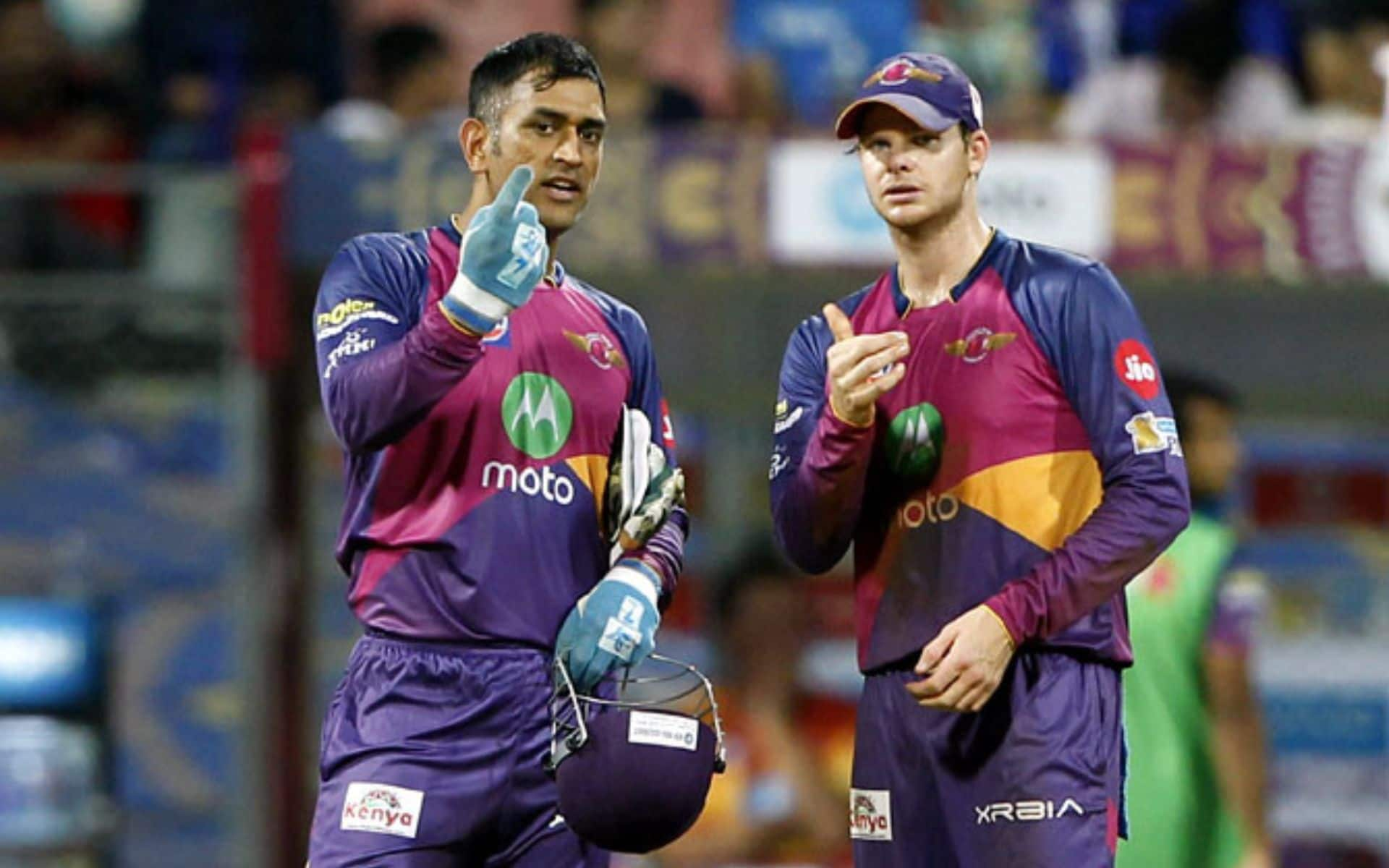 Steve Smith and MS Dhoni during IPL 2017 (x.com)