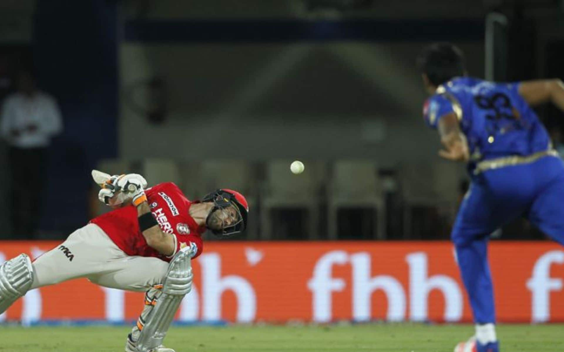 Jasprit Bumrah bowling a bouncer to Glenn Maxwell in IPL [X]