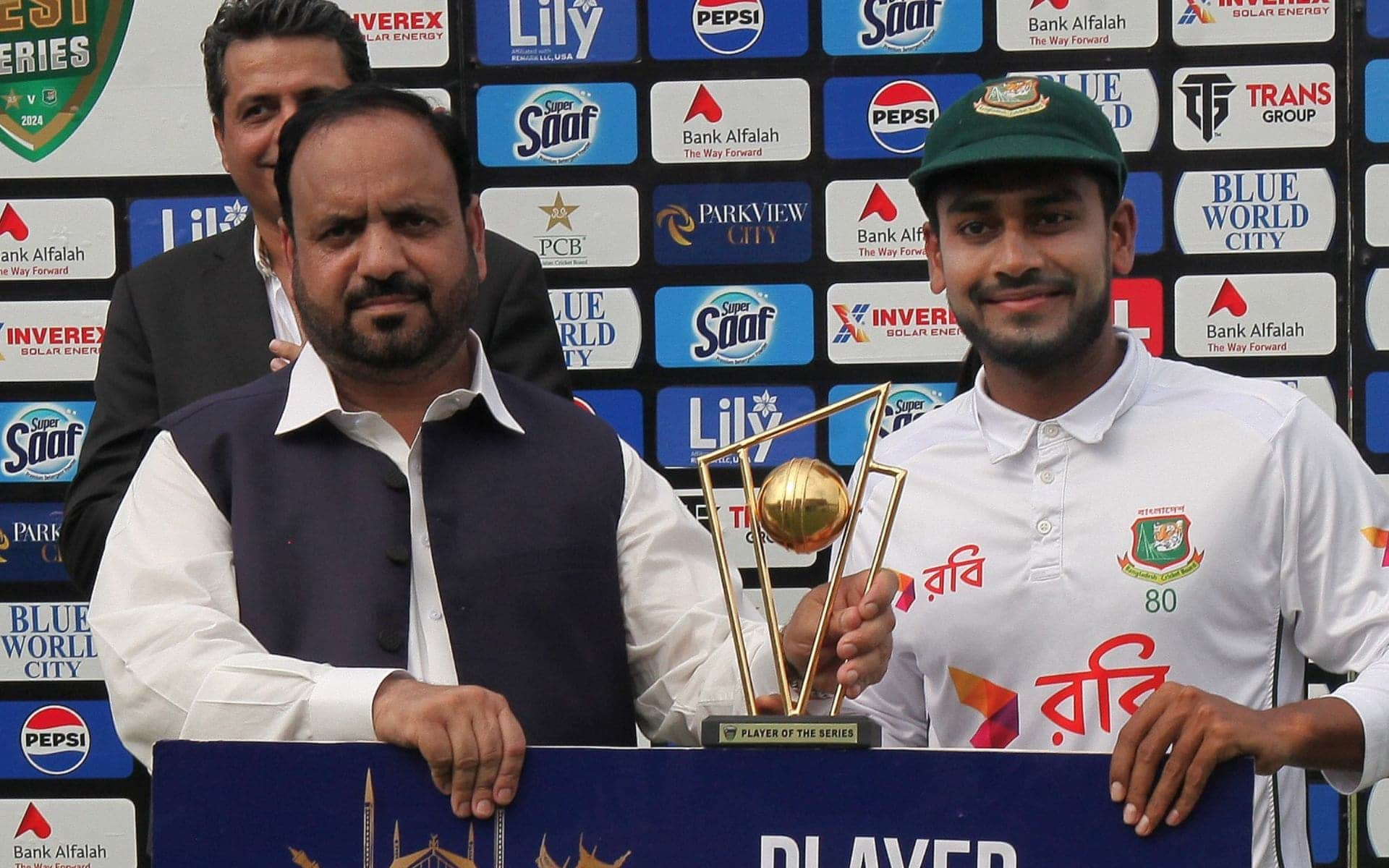 Mehidy Hasan with player of the match award (X)