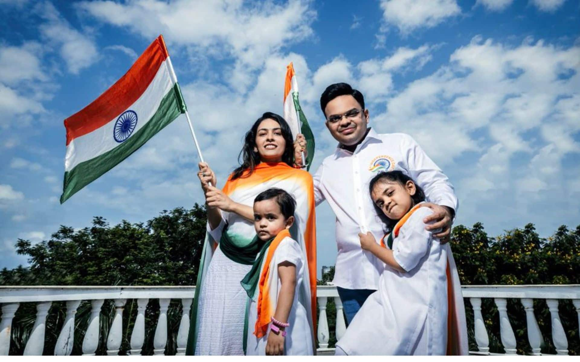 Jay Shah with his wife and daughters (X)