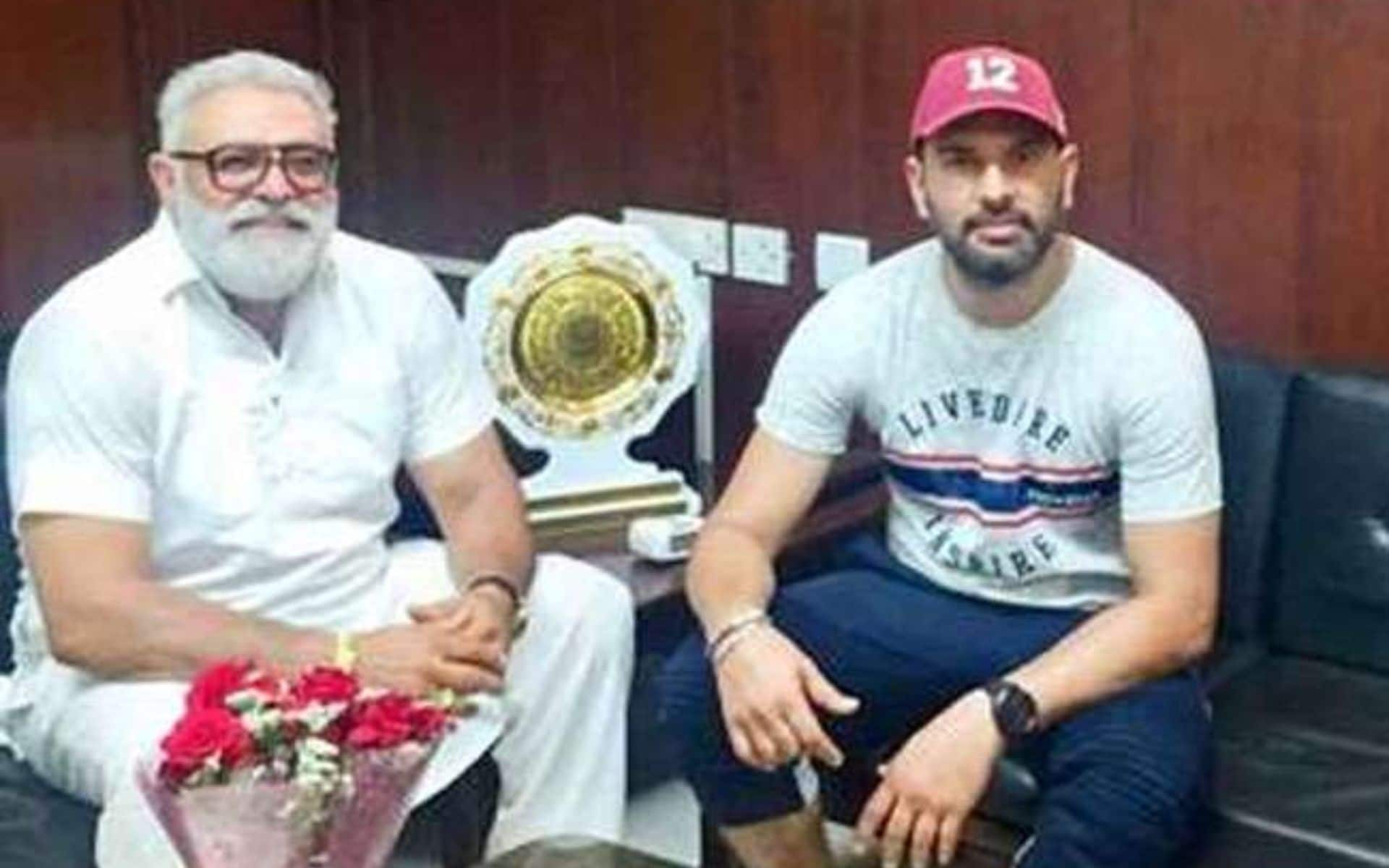 Yograj Singh with Yuvraj Singh (X)