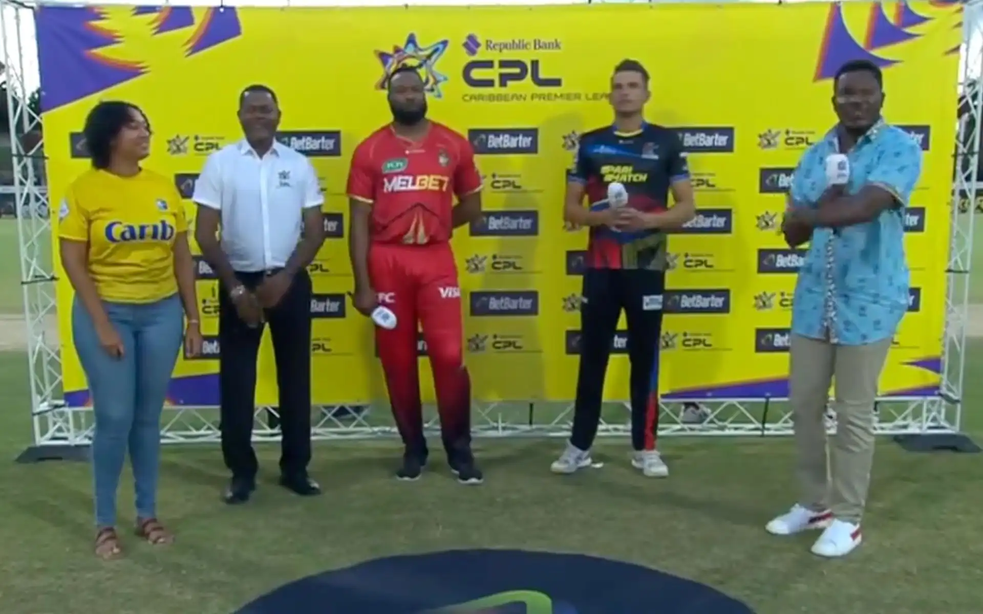 The two captains during the toss [X]
