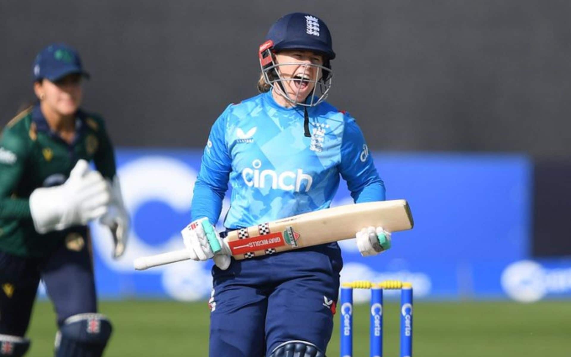 Tammy Beaumont scored an unbeaten 150 vs Ireland (X)