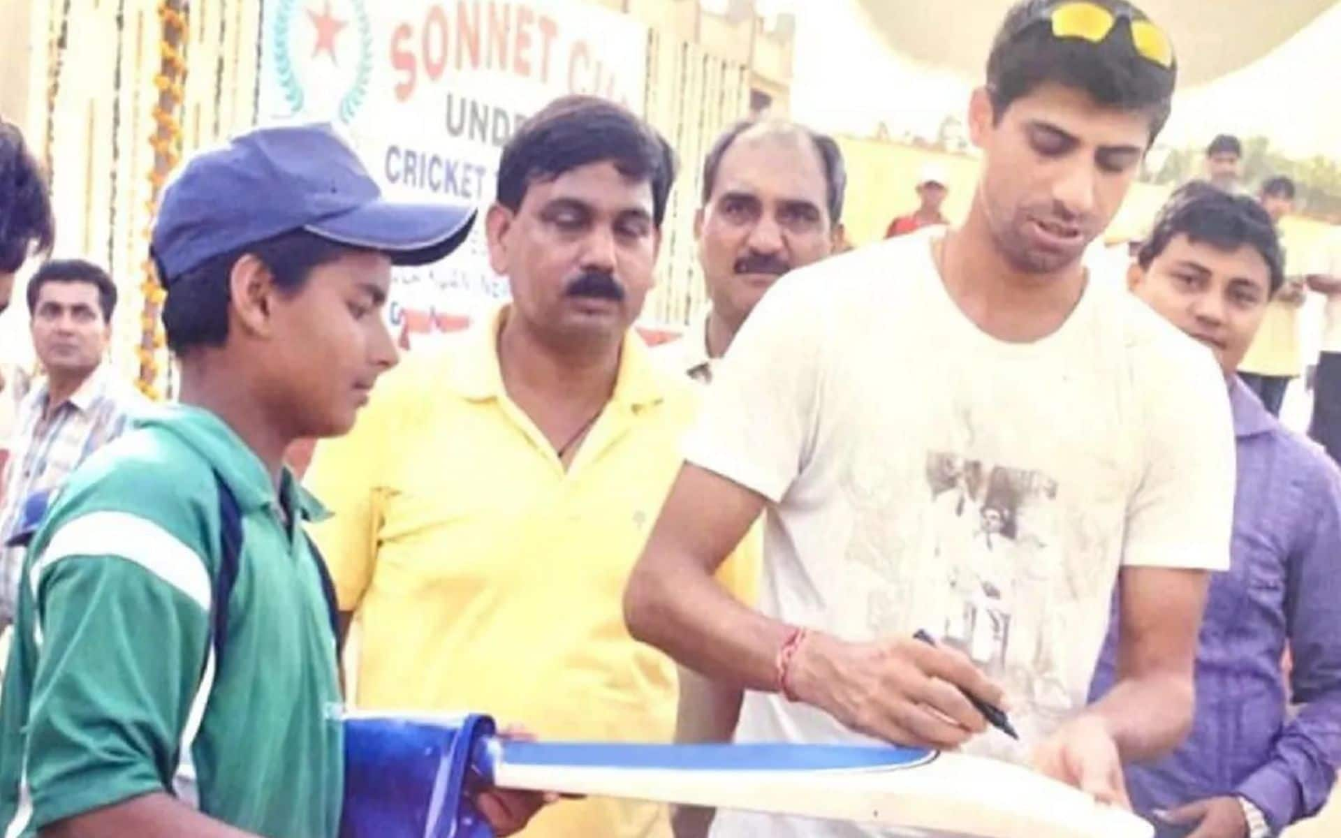 Young Rishabh Pant with Ashish Nehra (X)