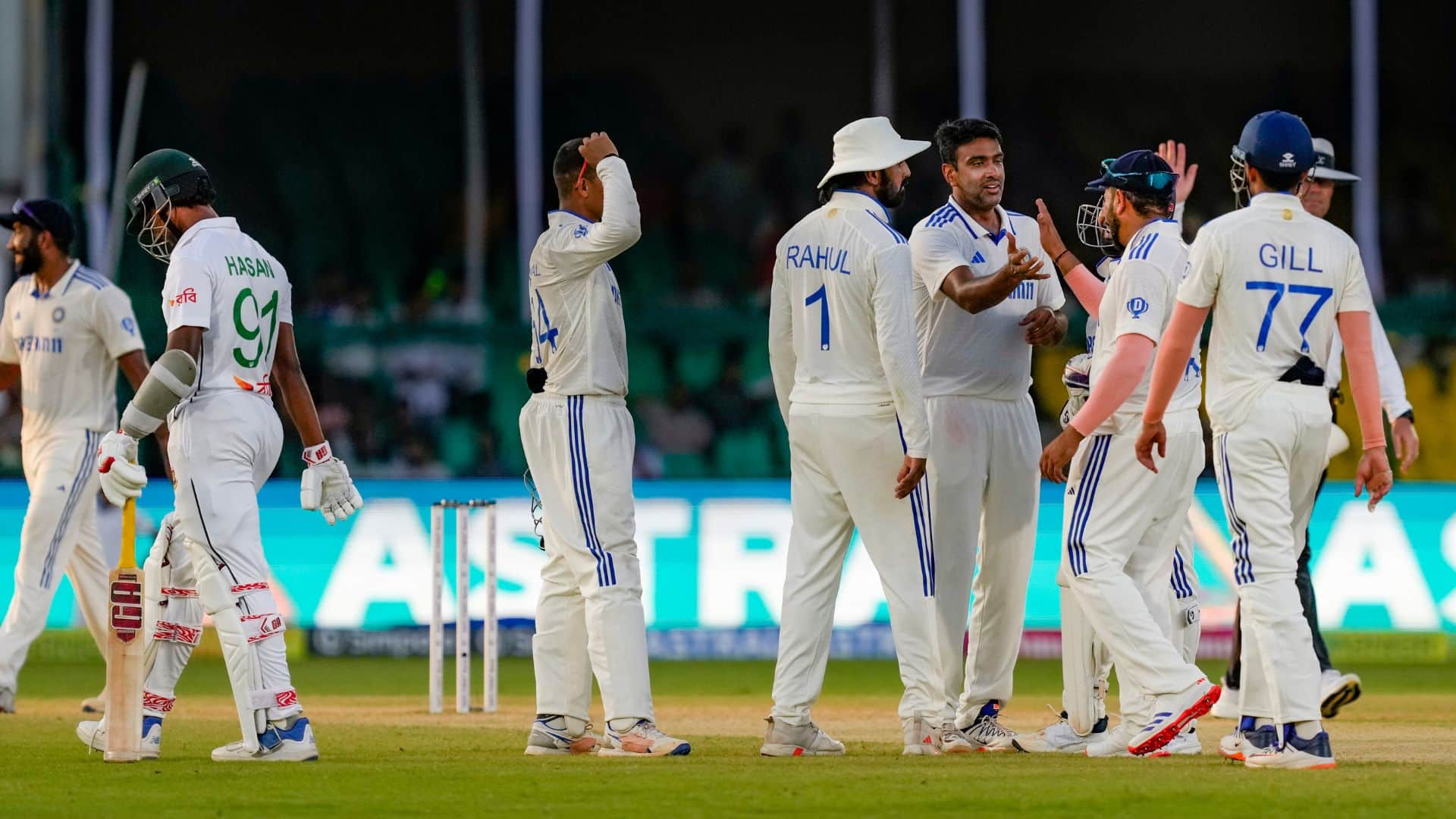 Team India dominated the fourth day of Kanpur Test [Source: PTI]