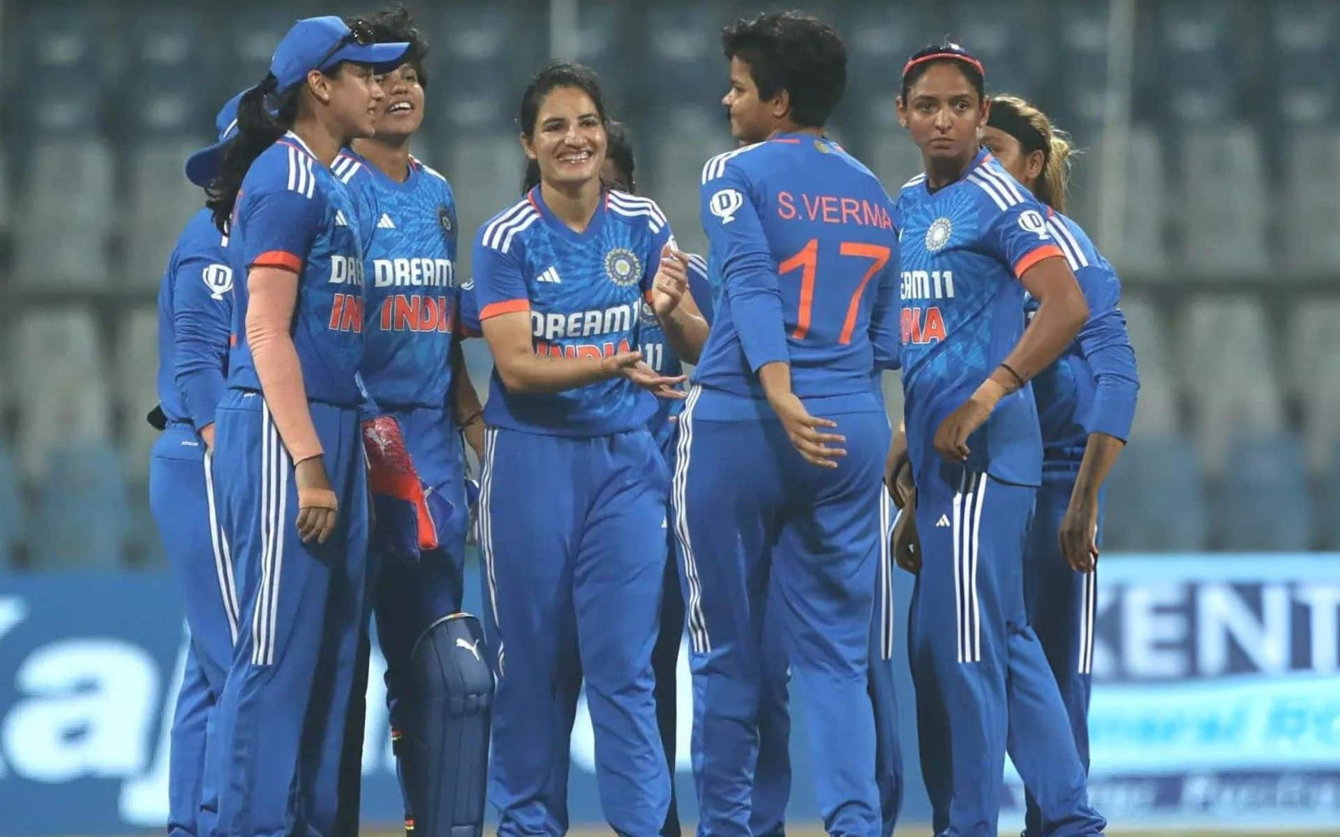 India Women's team in huddle (Source:@WomensCricZone/X.com)