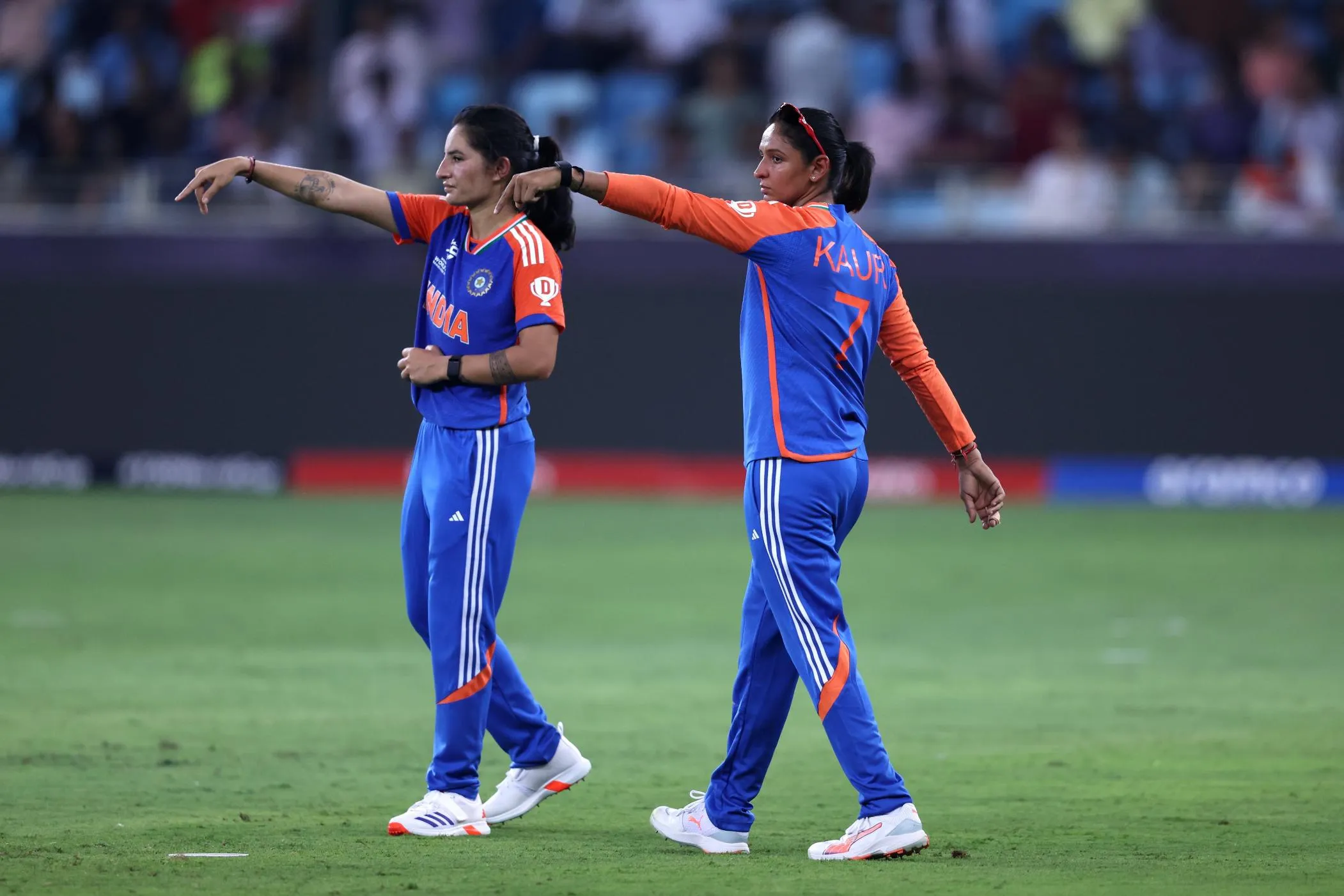 Captain Harmanpreet Kaur with Renuka Thakur [Source: @@BCCIWomen/X.Com]
