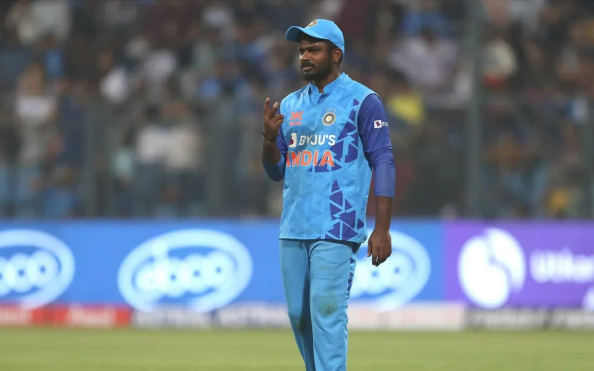 Sanju Samson Speaks ‘Khub Bhalo’ Bangla To Riyan Parag, Leaves Gavaskar In Splits In 2nd T20I