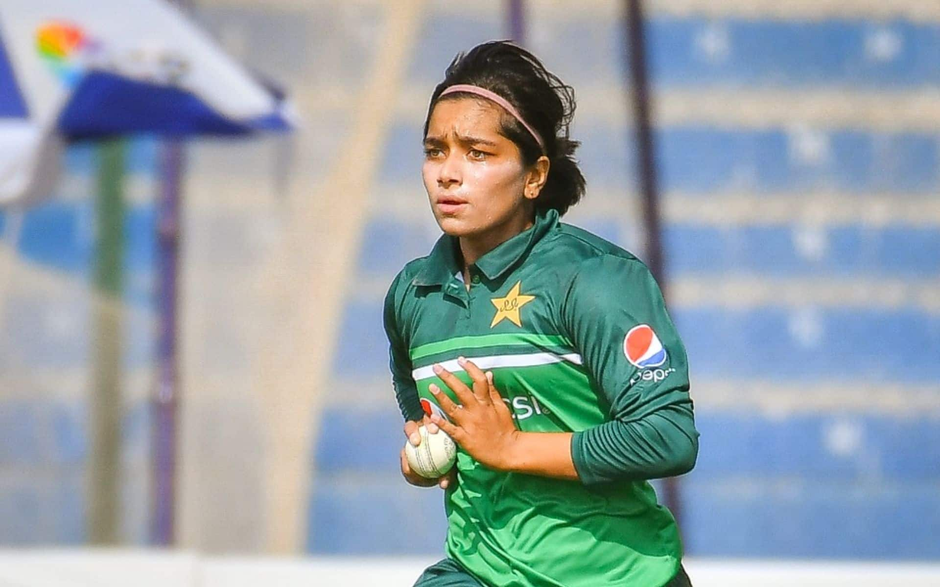 Fatima Sana to return home after father's death (Source: @TheRealPCB/x.com)