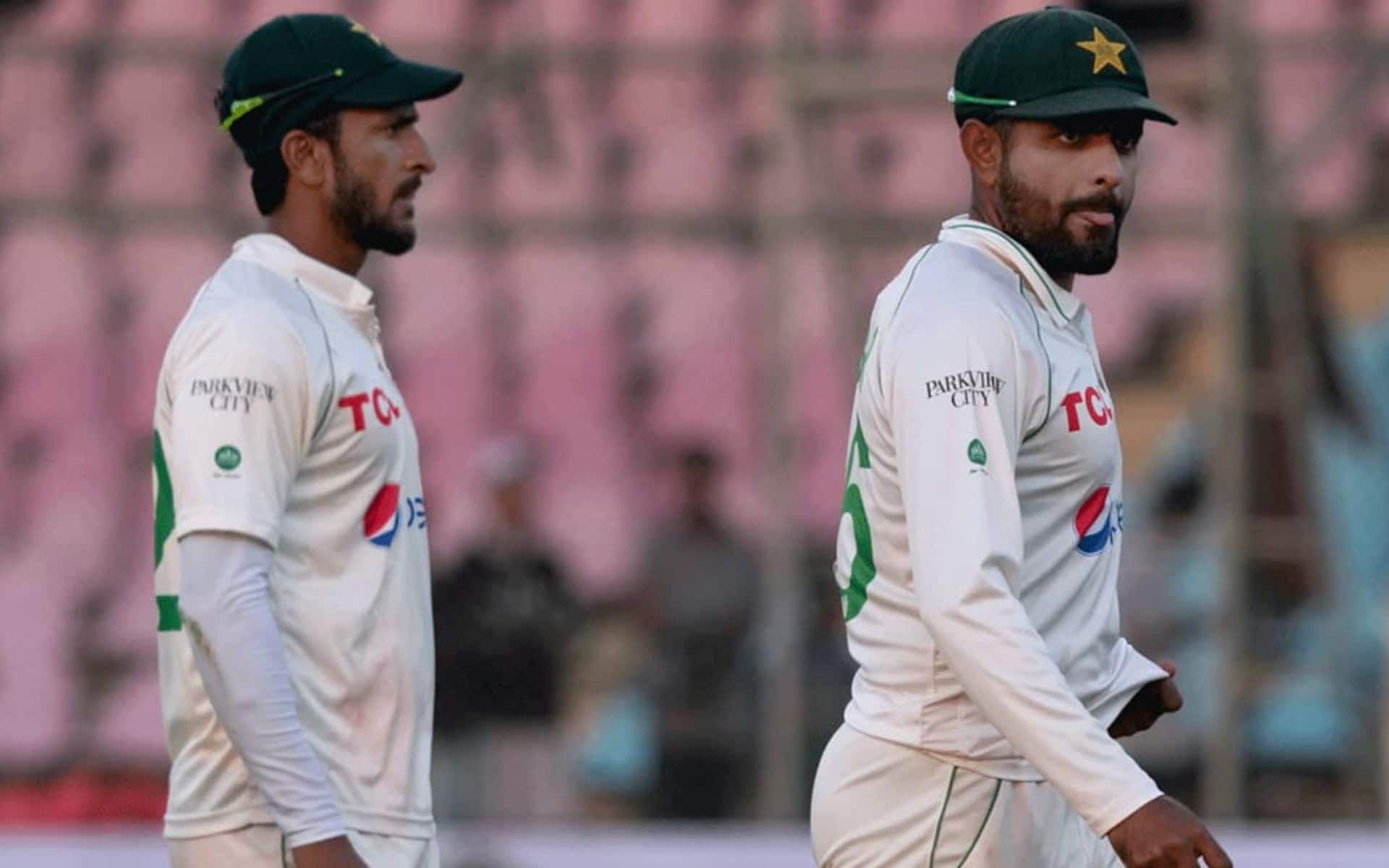 Hasan Ali motivates Babar Azam after he was dropped from Test team (@IM_BIRAT_/X.com)