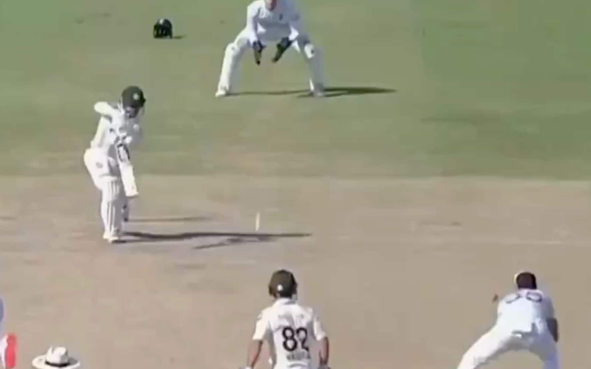 Saim Ayub's wicket in 2nd Test vs ENG (Source:@kingdom_virat1/X.com)