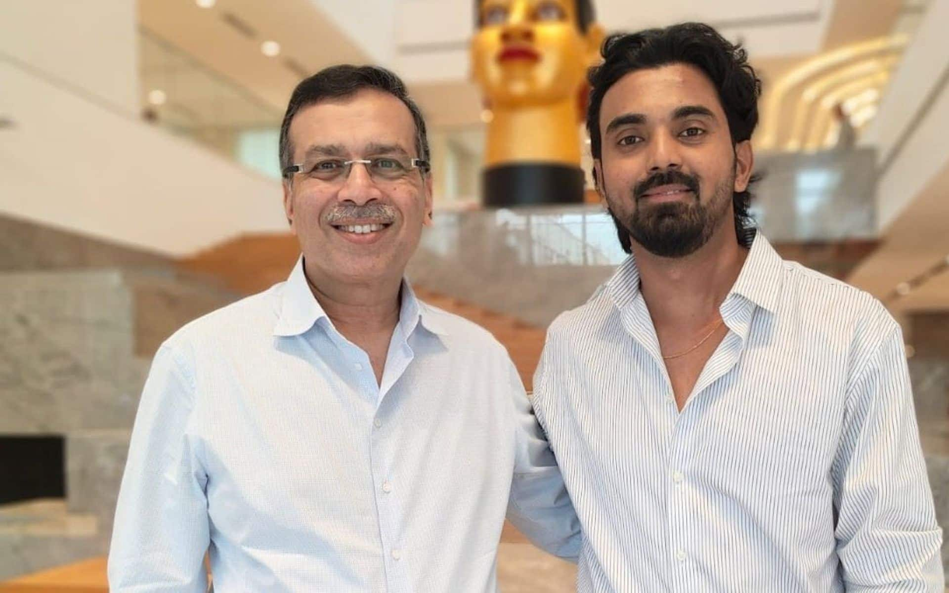 KL Rahul and Sanjiv Goenka- (Source: @Johns/X.com)