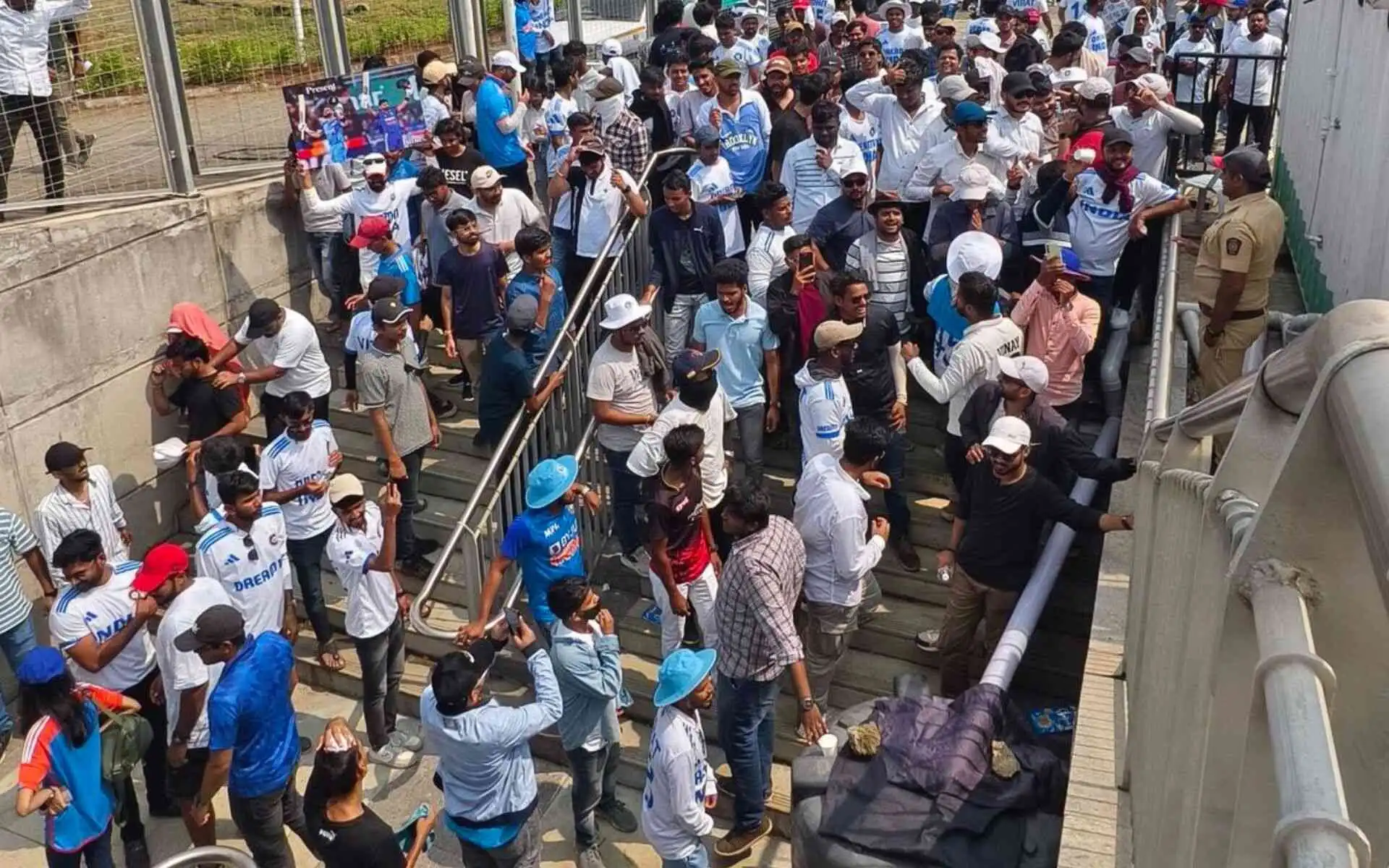 Fans protest at the MCA stadium on Thursday (Source:@CricSubhayan/X.com)