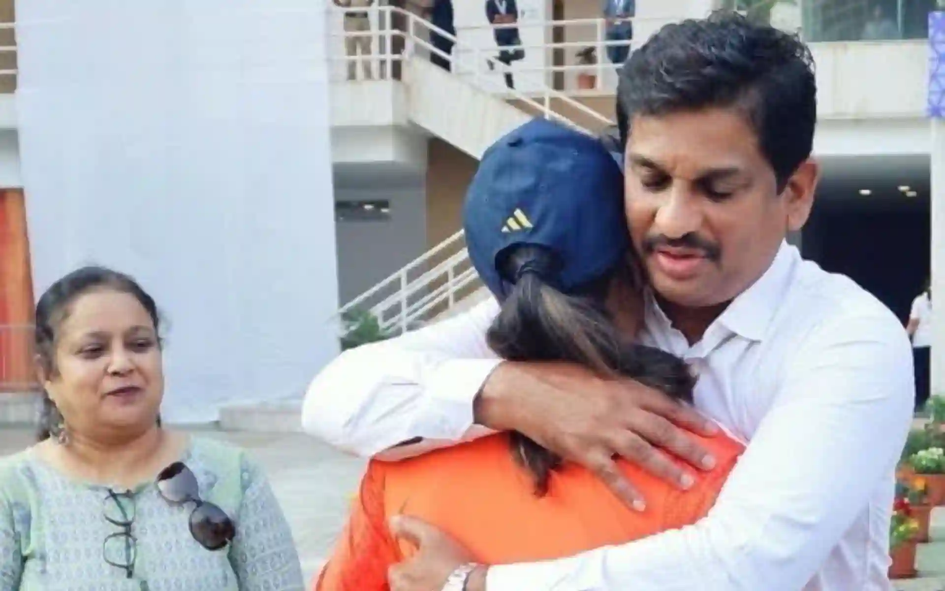 Jemimah Rodrigues' dad denies using Khar Gymkhana for religious activities (@PriyanshiBharg7/X.com)