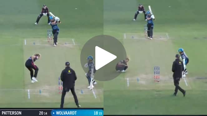 [Watch] Ellyse Perry's Exceptional Juggling Catch Removes Laura Wolvaardt In WBBL