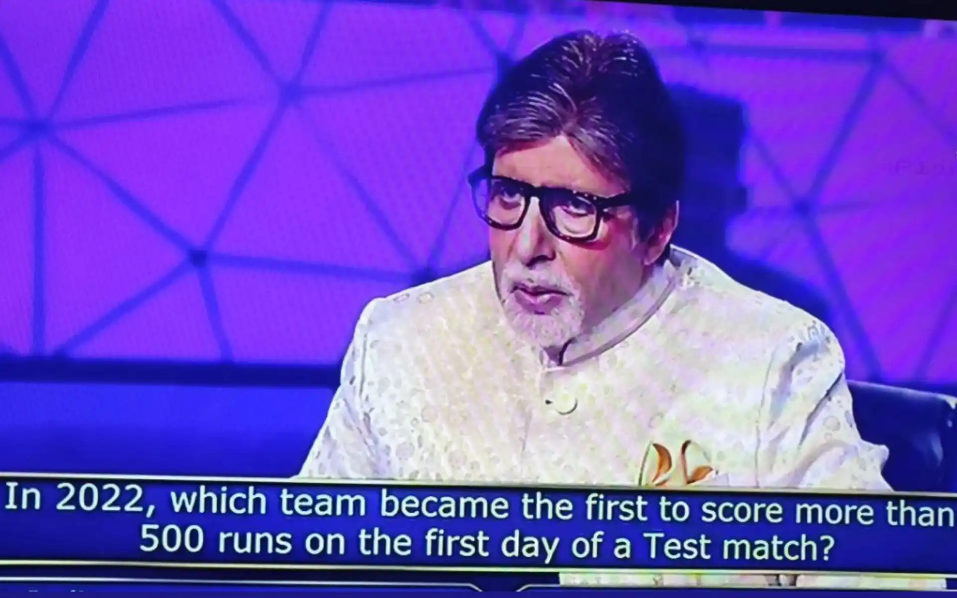 Amitabh posed England’s record-setting 500-run day as question [Source: @mufaddal_vohra/x.com]