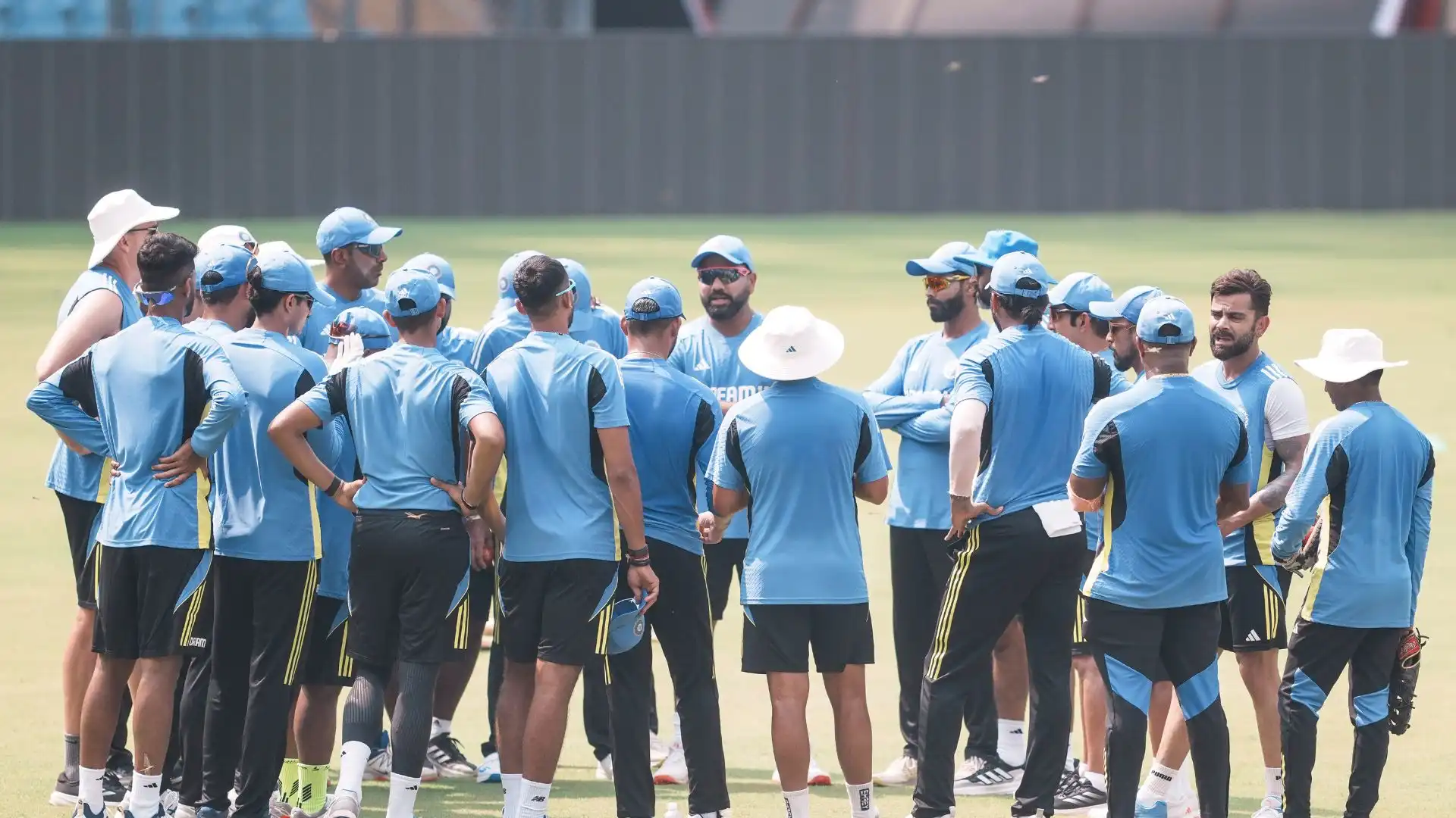 India will bowl first in Mumbai Test [Source: PTI]