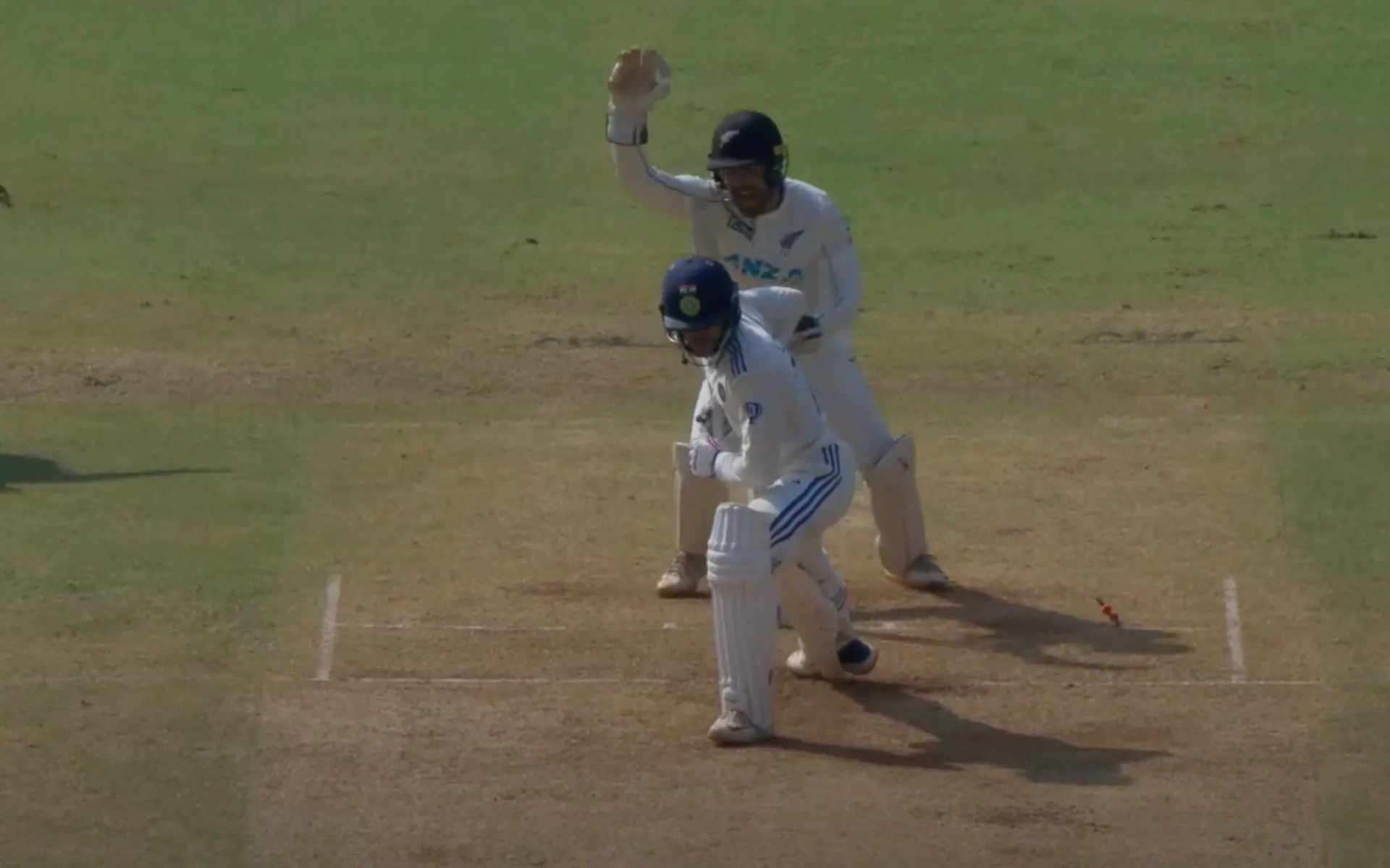 Shubman Gill falls for a single run vs NZ (Source: X.com/@viratgoback)